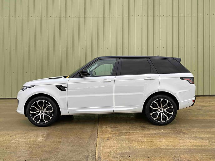 Range Rover: Sport HSE Dynamic Black LHD - Gallery image 4