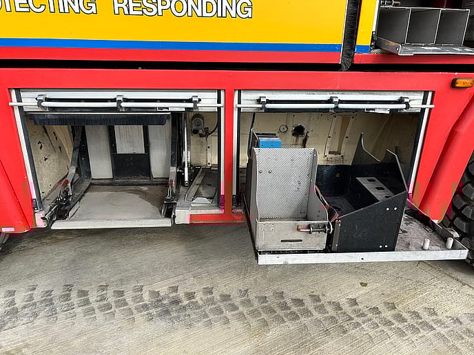 Unipower 6 x 6 MFV2 Airport: Fire Fighting Appliance - Gallery image 13