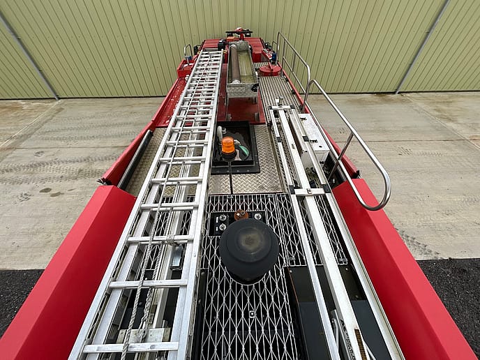Unipower 6 x 6 MFV2 Airport: Fire Fighting Appliance - Gallery image 19