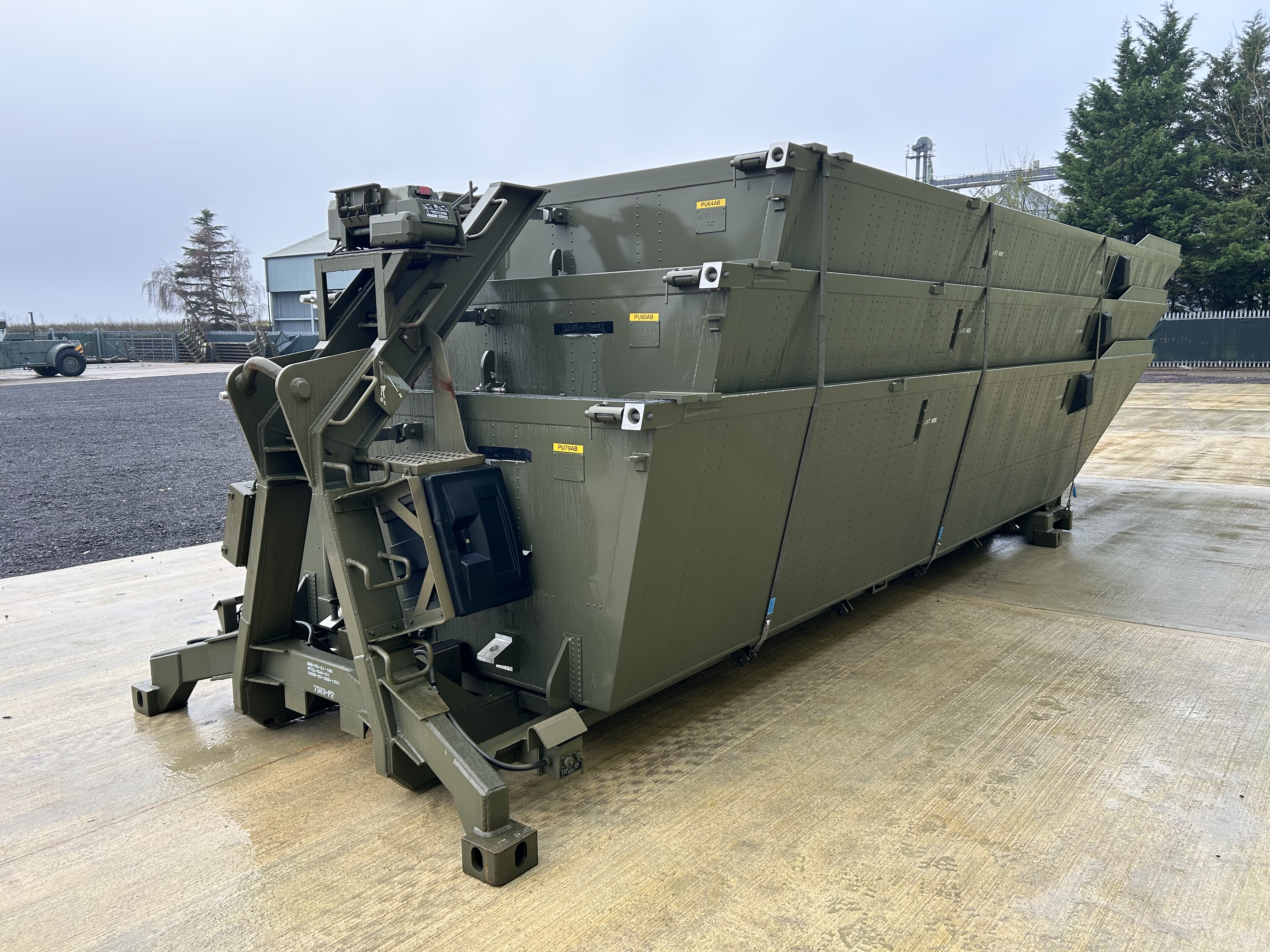Work Boat - Pontoon (APFB) Air Portable Ferry Bridge: - Gallery image 3