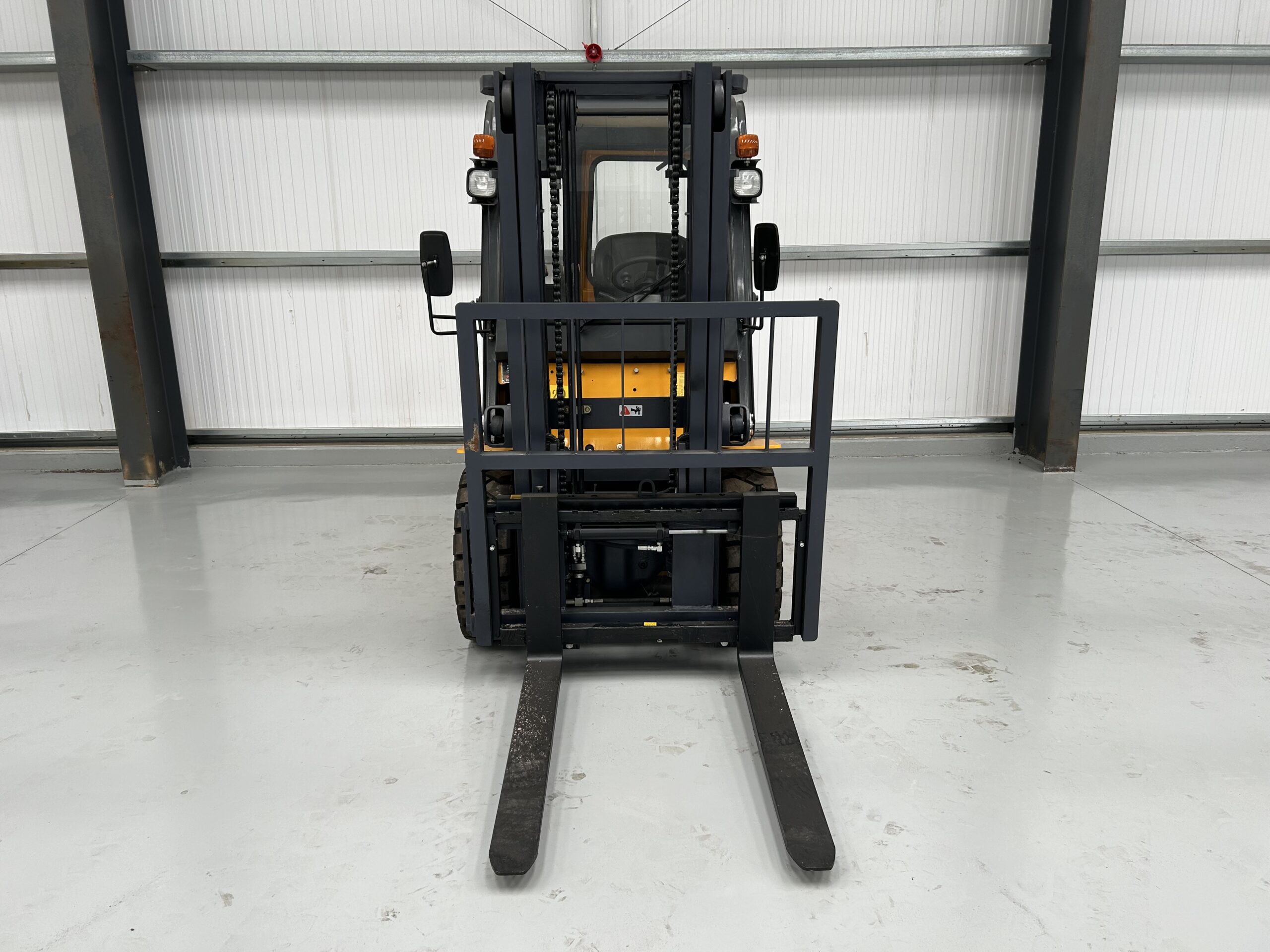 Apache HH30Z 3 ton: Diesel Forklift Truck - Gallery image 10