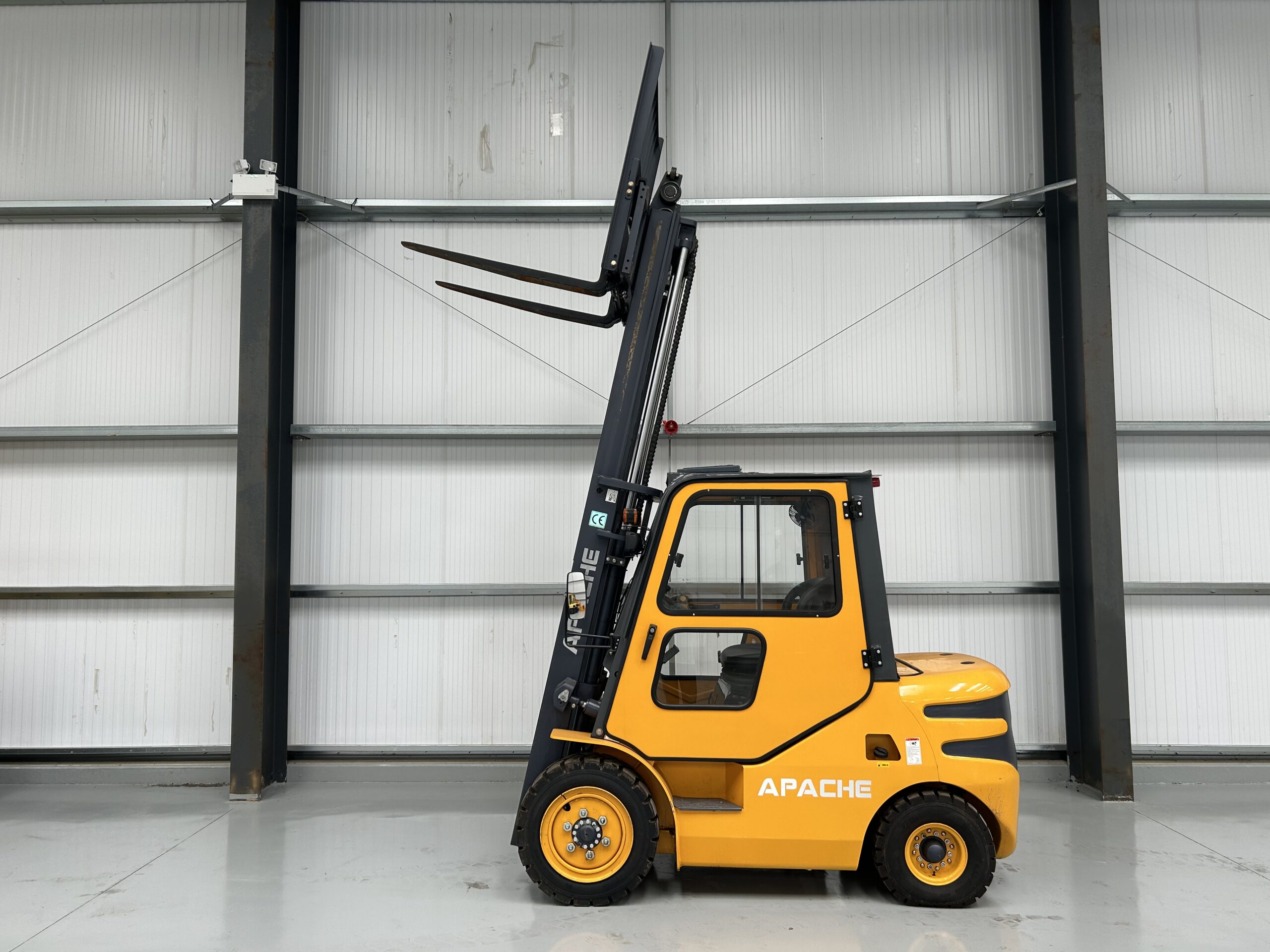 Apache HH30Z 3 ton: Diesel Forklift Truck - Gallery image 11