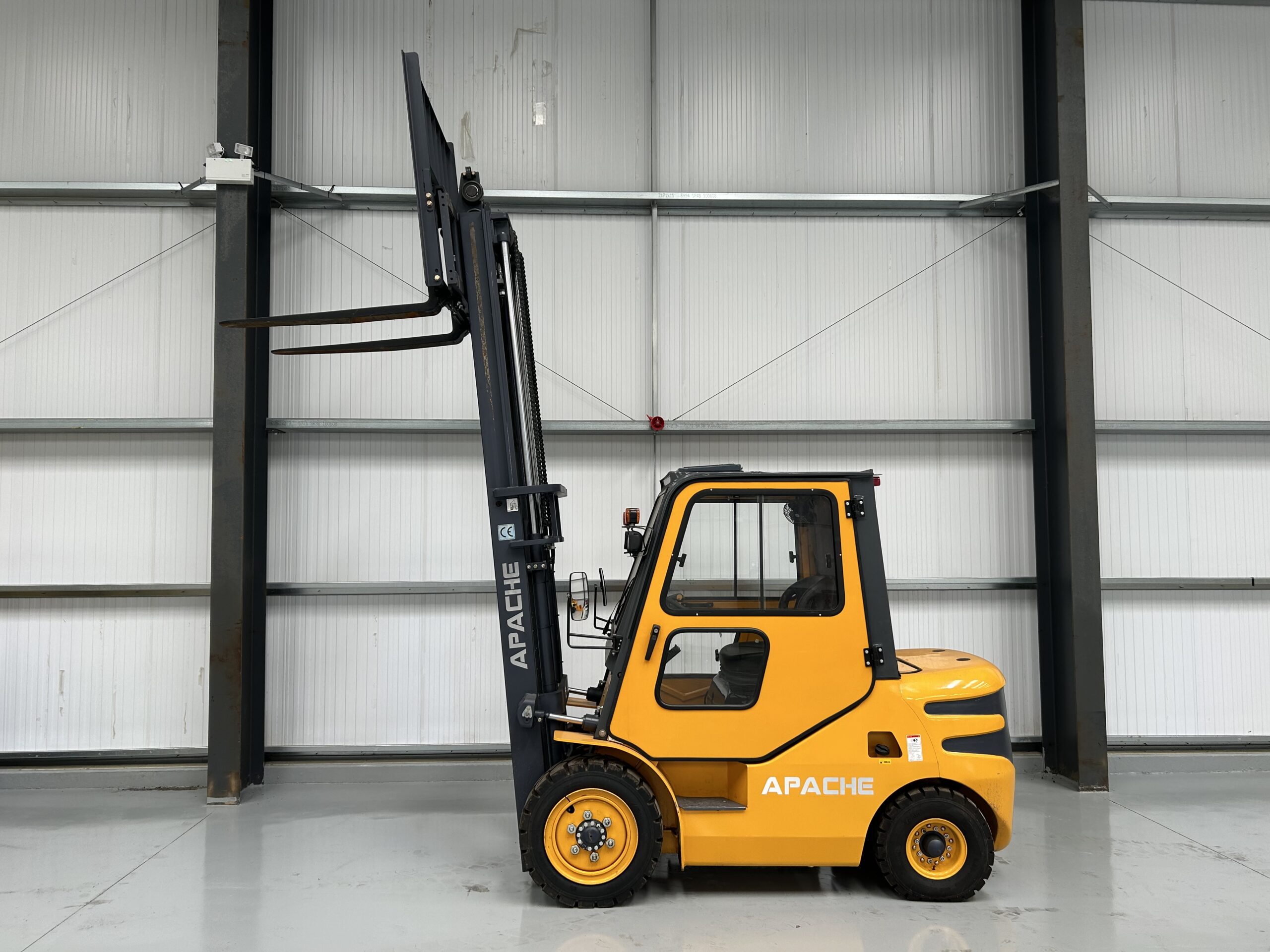 Apache HH30Z 3 ton: Diesel Forklift Truck - Gallery image 12