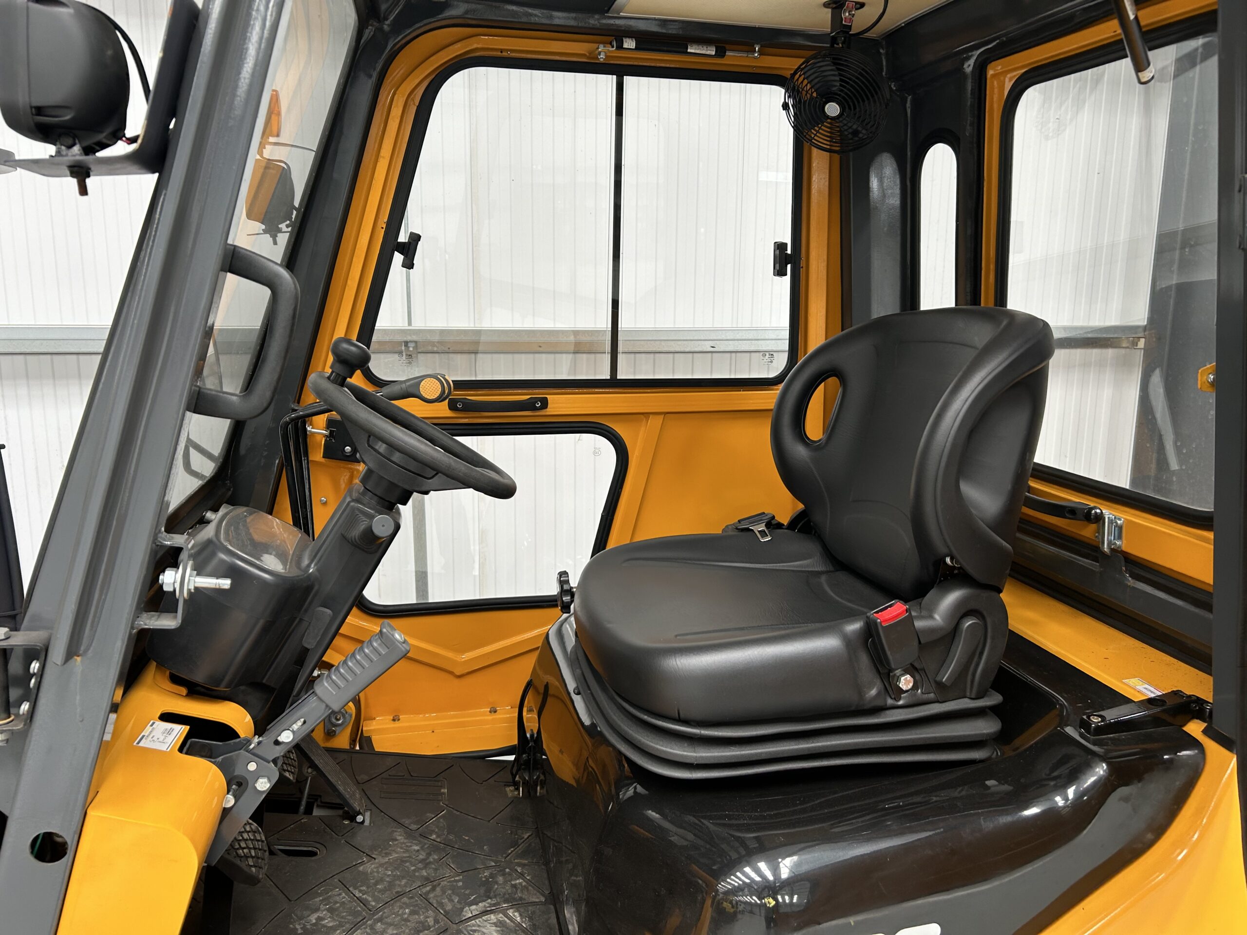 Apache HH30Z 3 ton: Diesel Forklift Truck - Gallery image 14