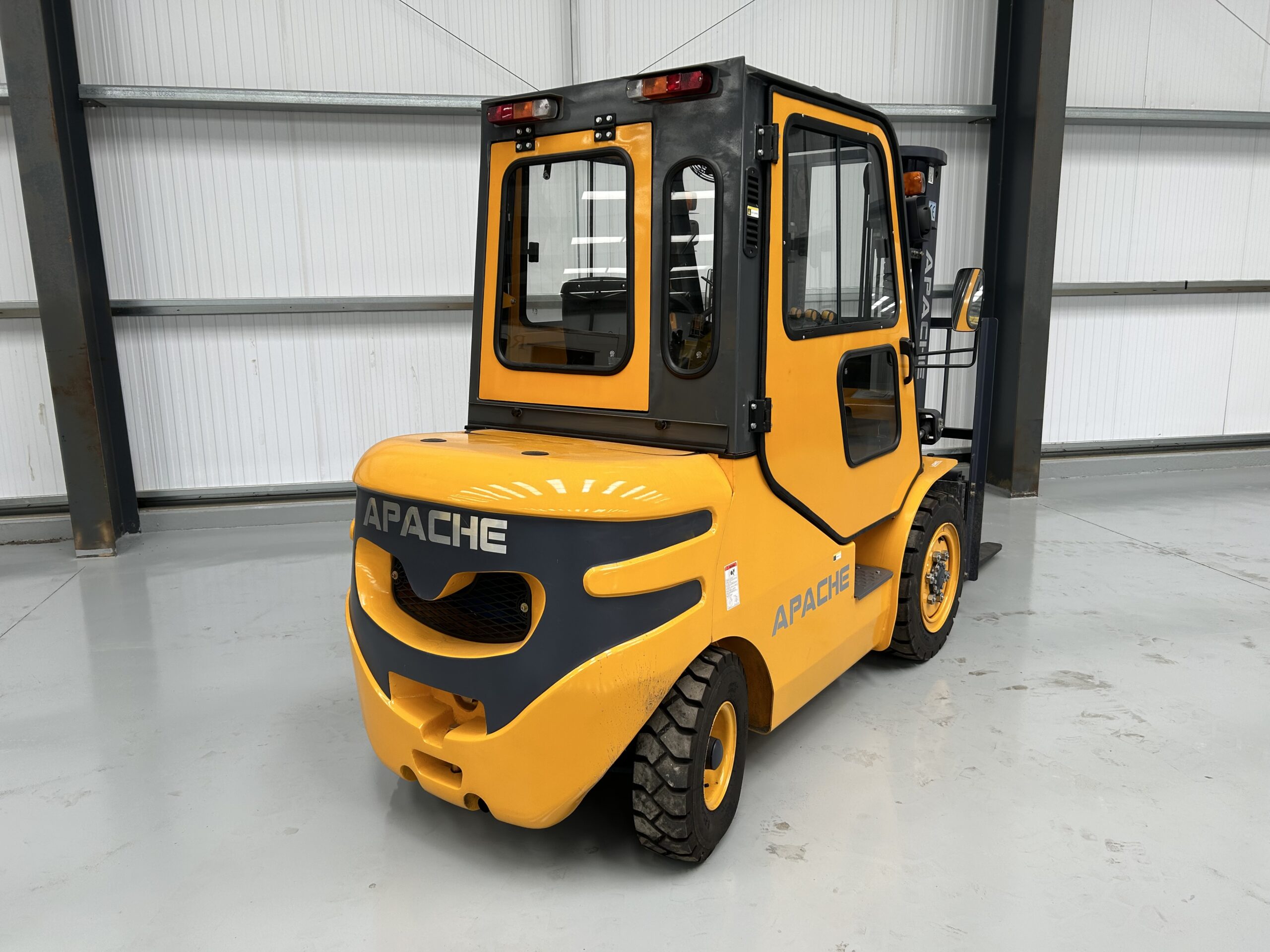 Apache HH30Z 3 ton: Diesel Forklift Truck - Gallery image 6