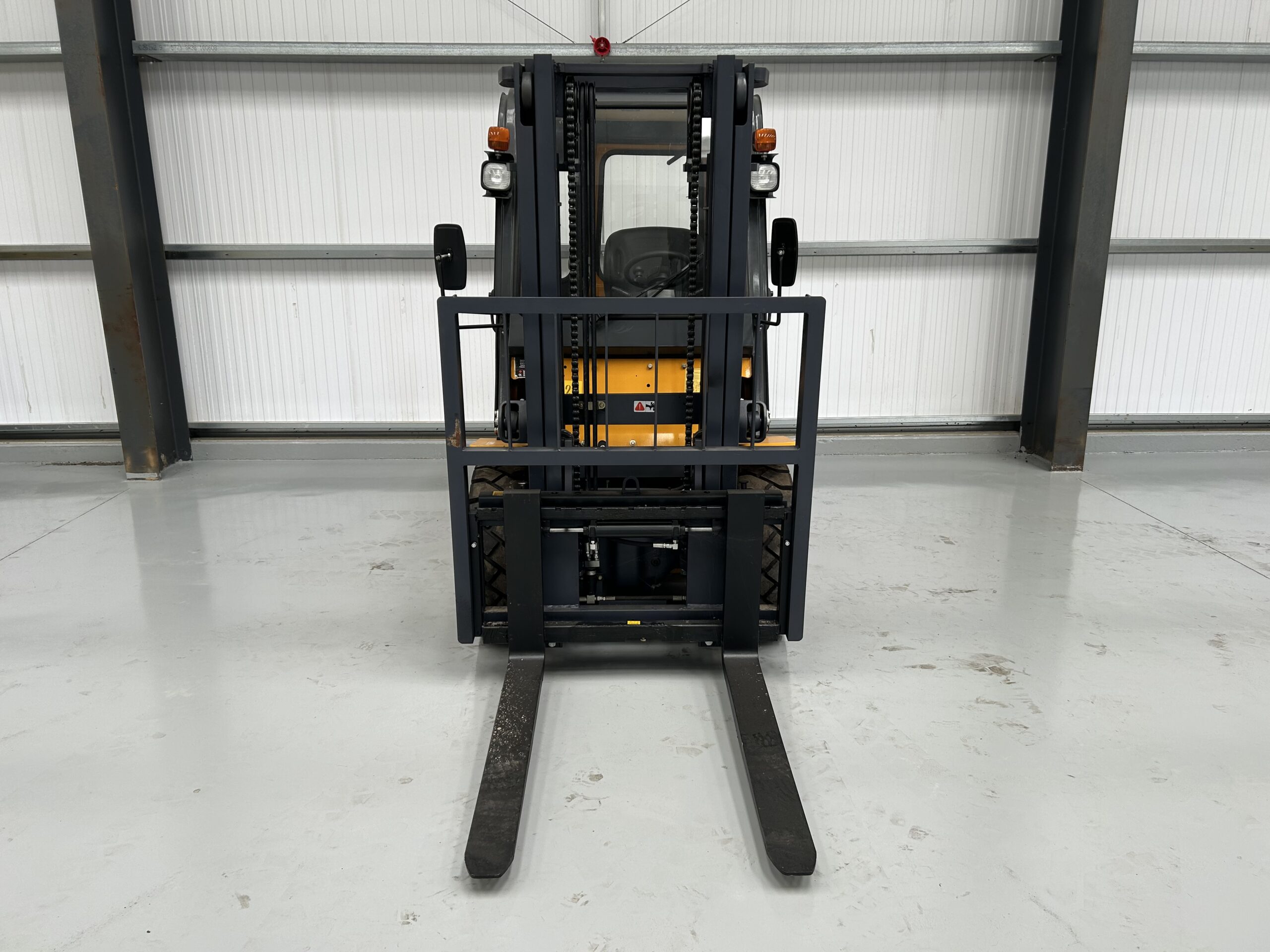 Apache HH30Z 3 ton: Diesel Forklift Truck - Gallery image 8
