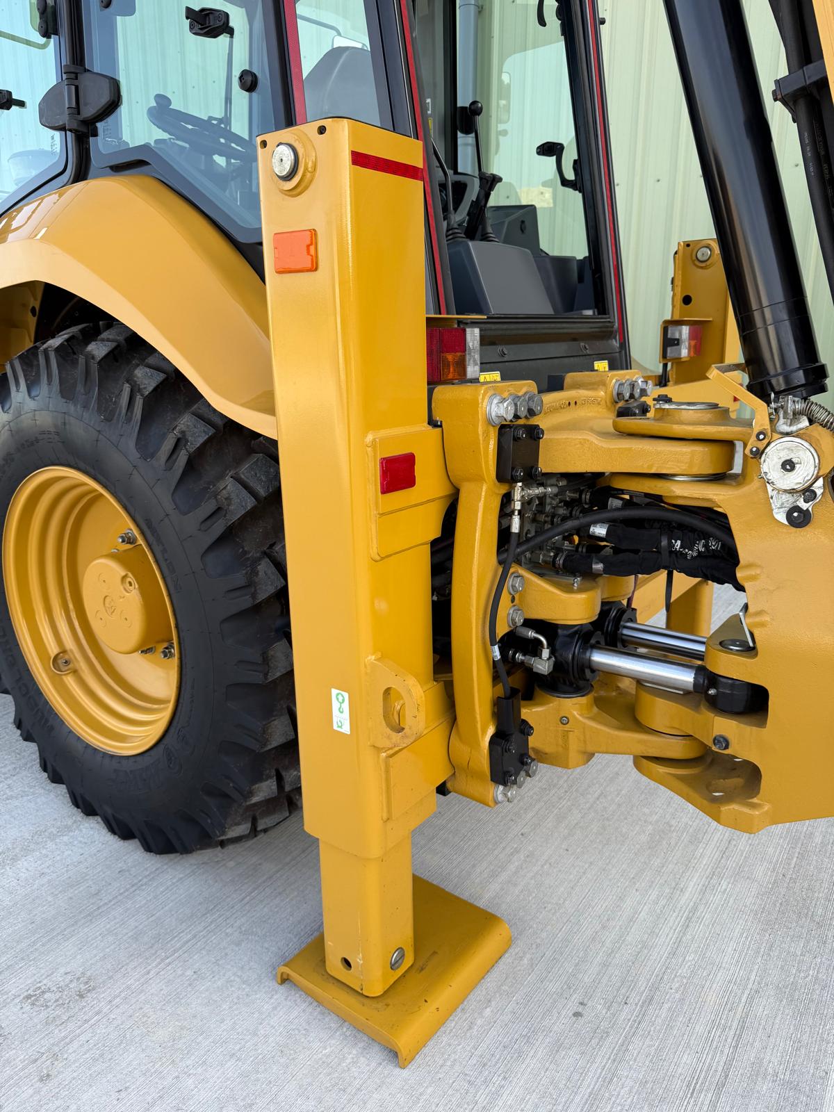 CAT 424 Backhoe Loader 4WD - Gallery image 15