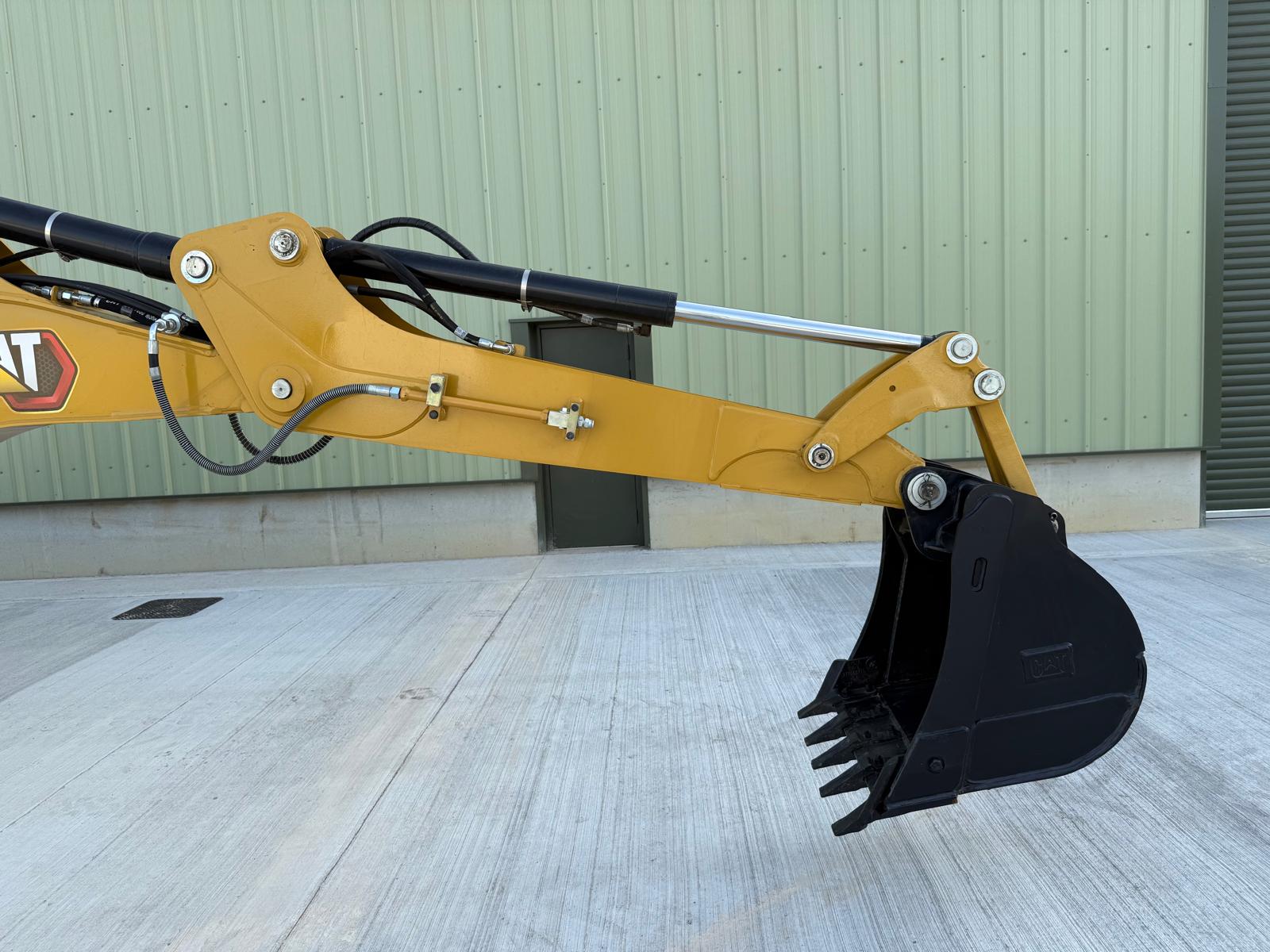CAT 424 Backhoe Loader 4WD - Gallery image 19