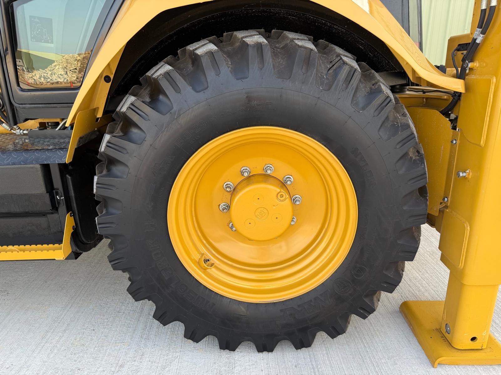 CAT 424 Backhoe Loader 4WD - Gallery image 41