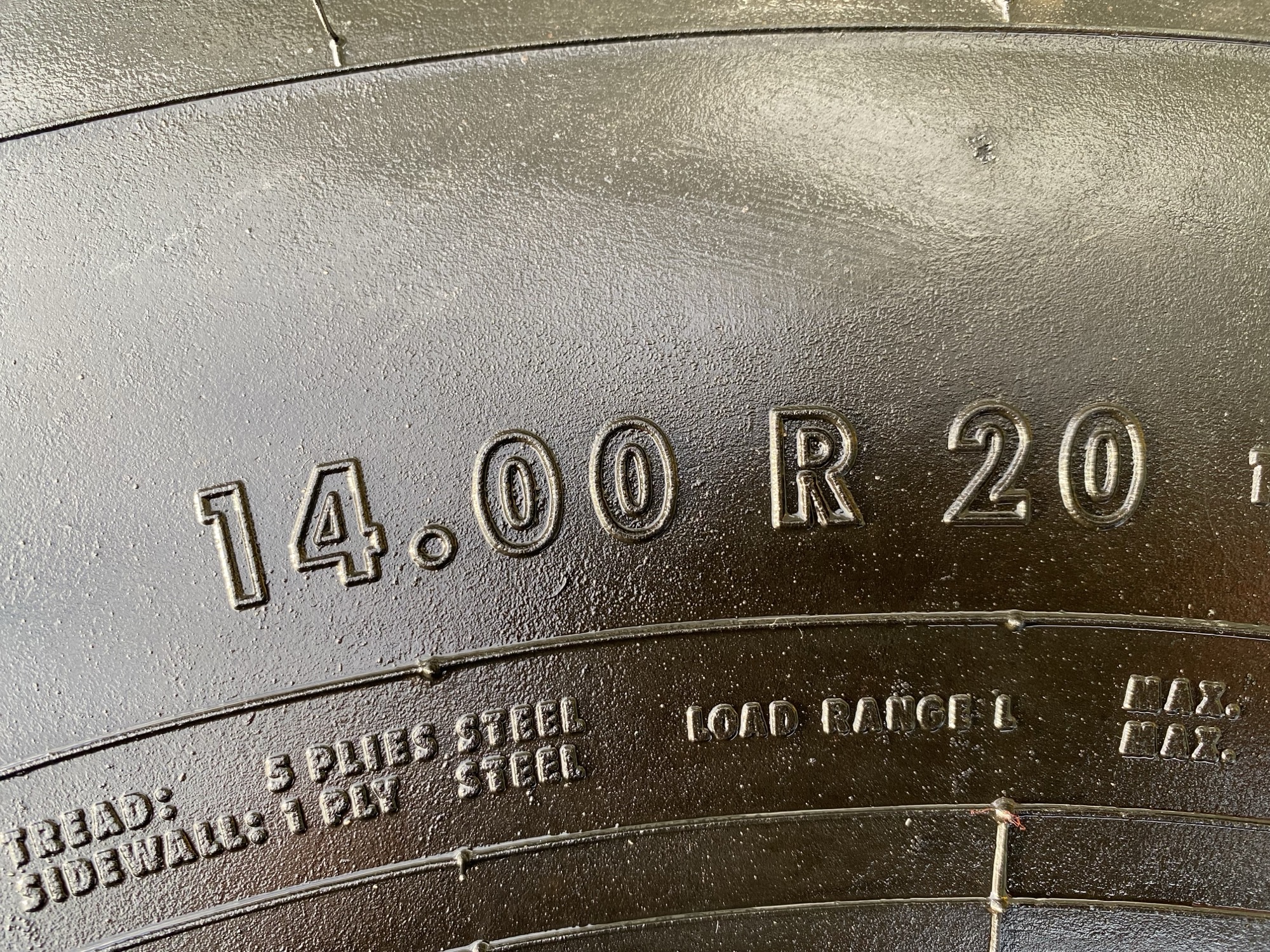 Continental 14.00 R20 HCS Tyre, Unused - Gallery image 11