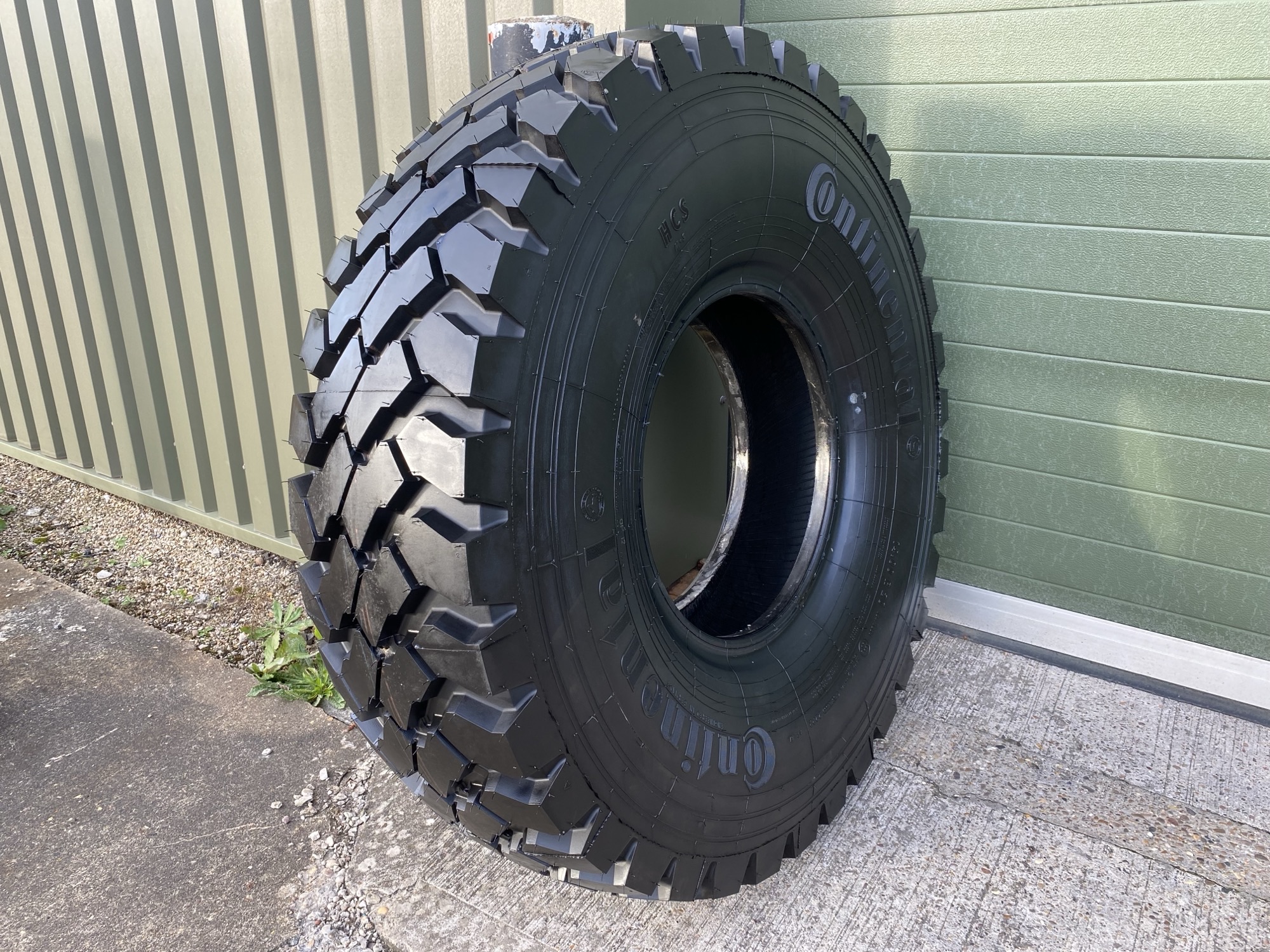 Continental 14.00 R20 HCS Tyre, Unused - Gallery image 5