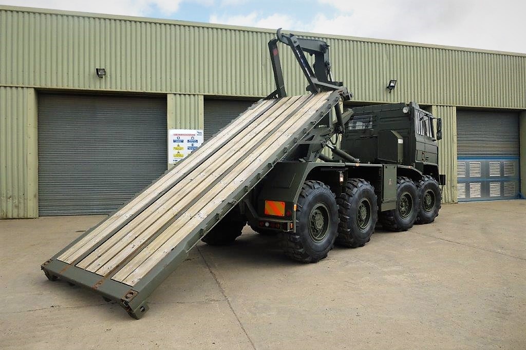 Foden 8x6 DROPS LHD Hook Loader - Gallery image 4