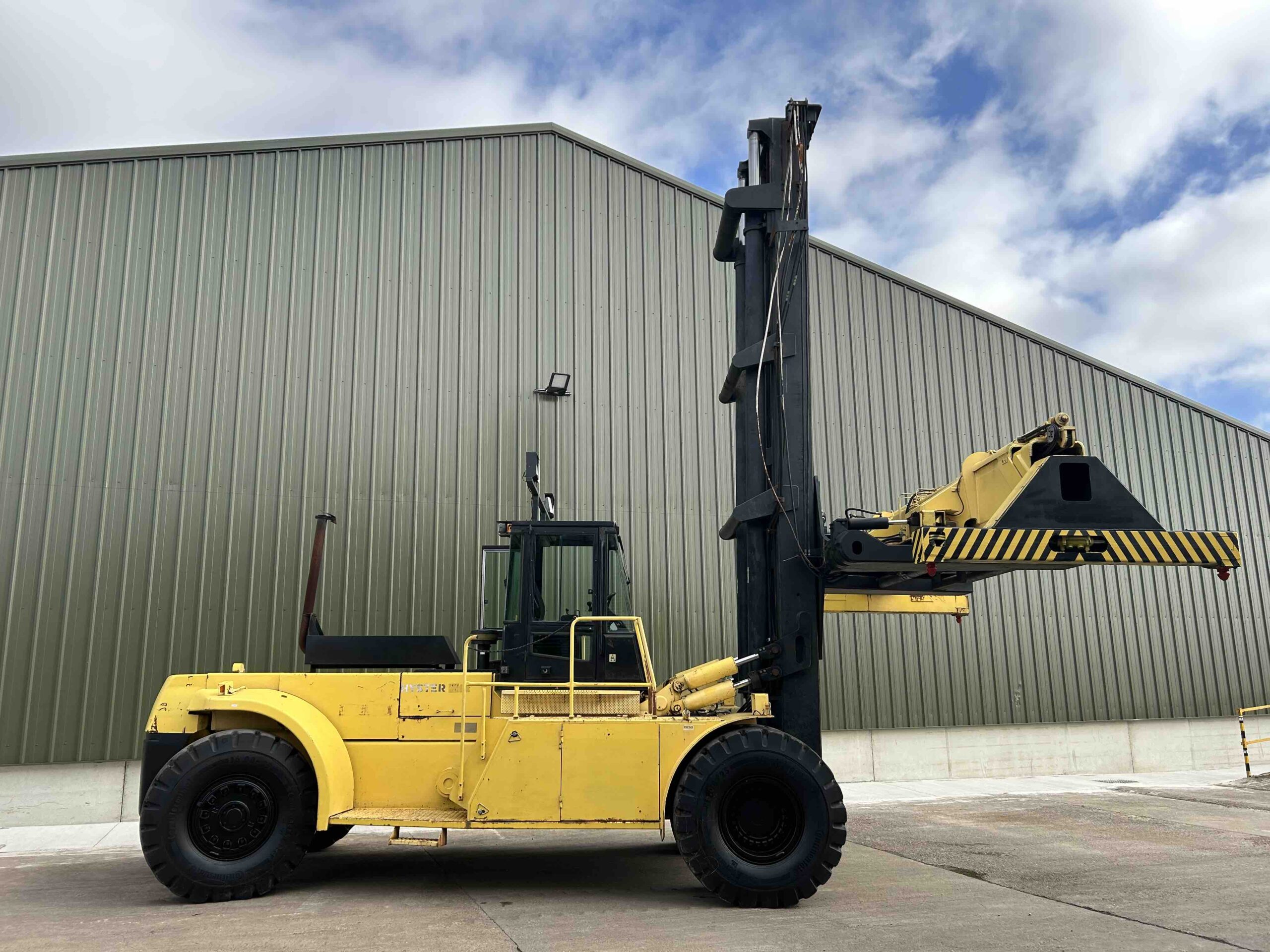 Hyster H32.00F-16CH: Container Handler - Gallery image 3