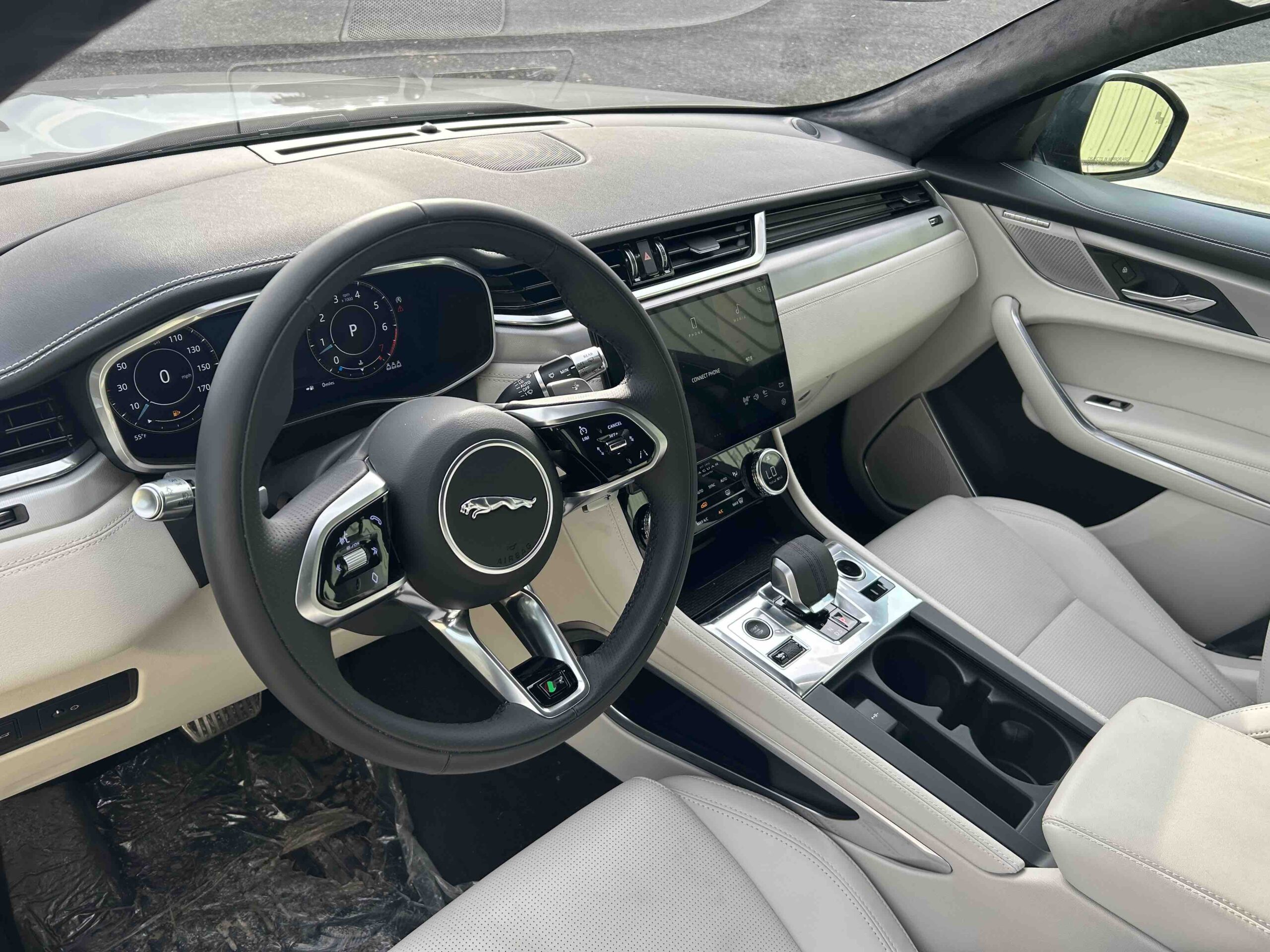 Jaguar: F Pace P400 R Dynamic S LHD - Gallery image 19