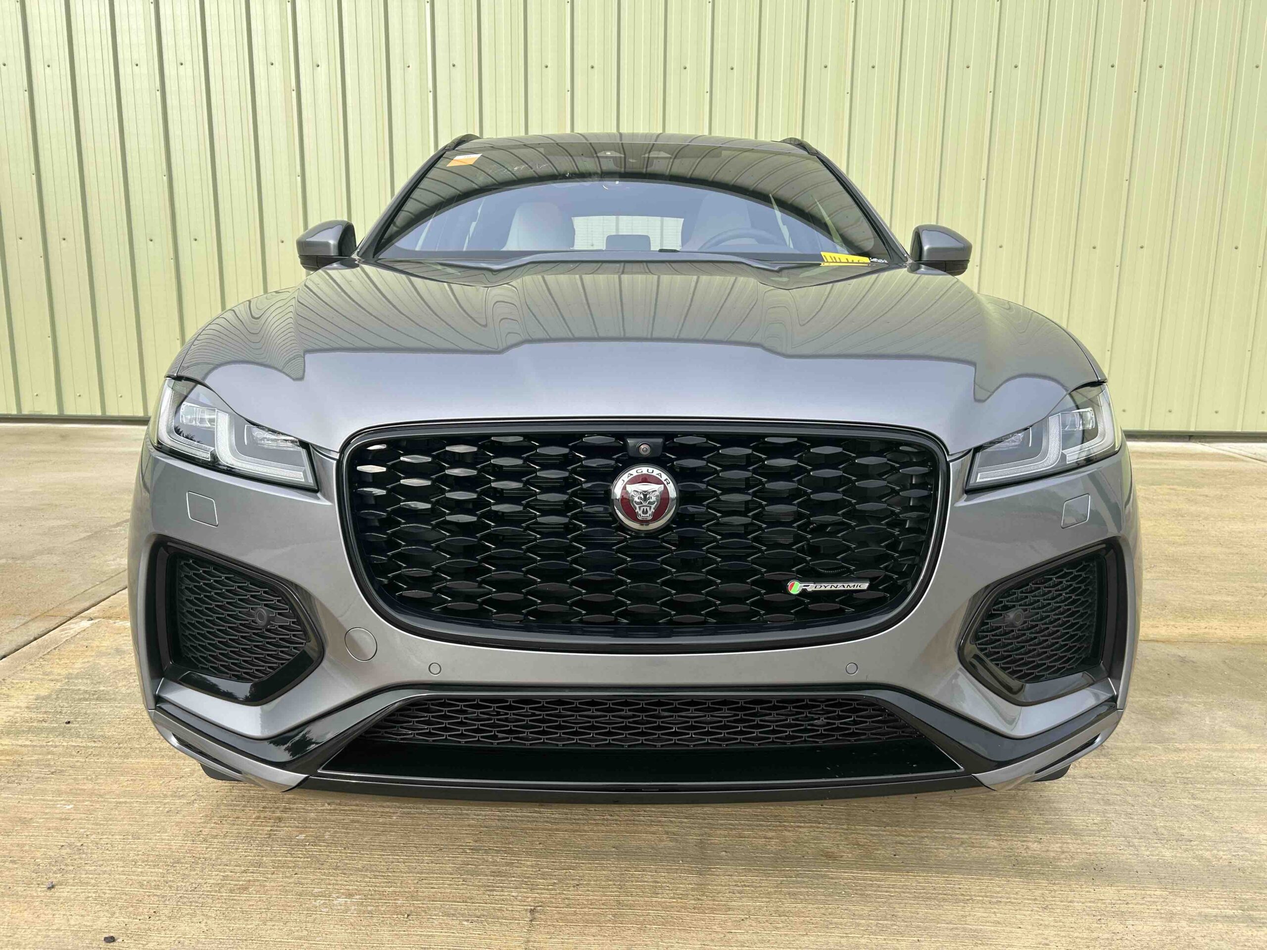 Jaguar: F Pace P400 R Dynamic S LHD - Gallery image 2