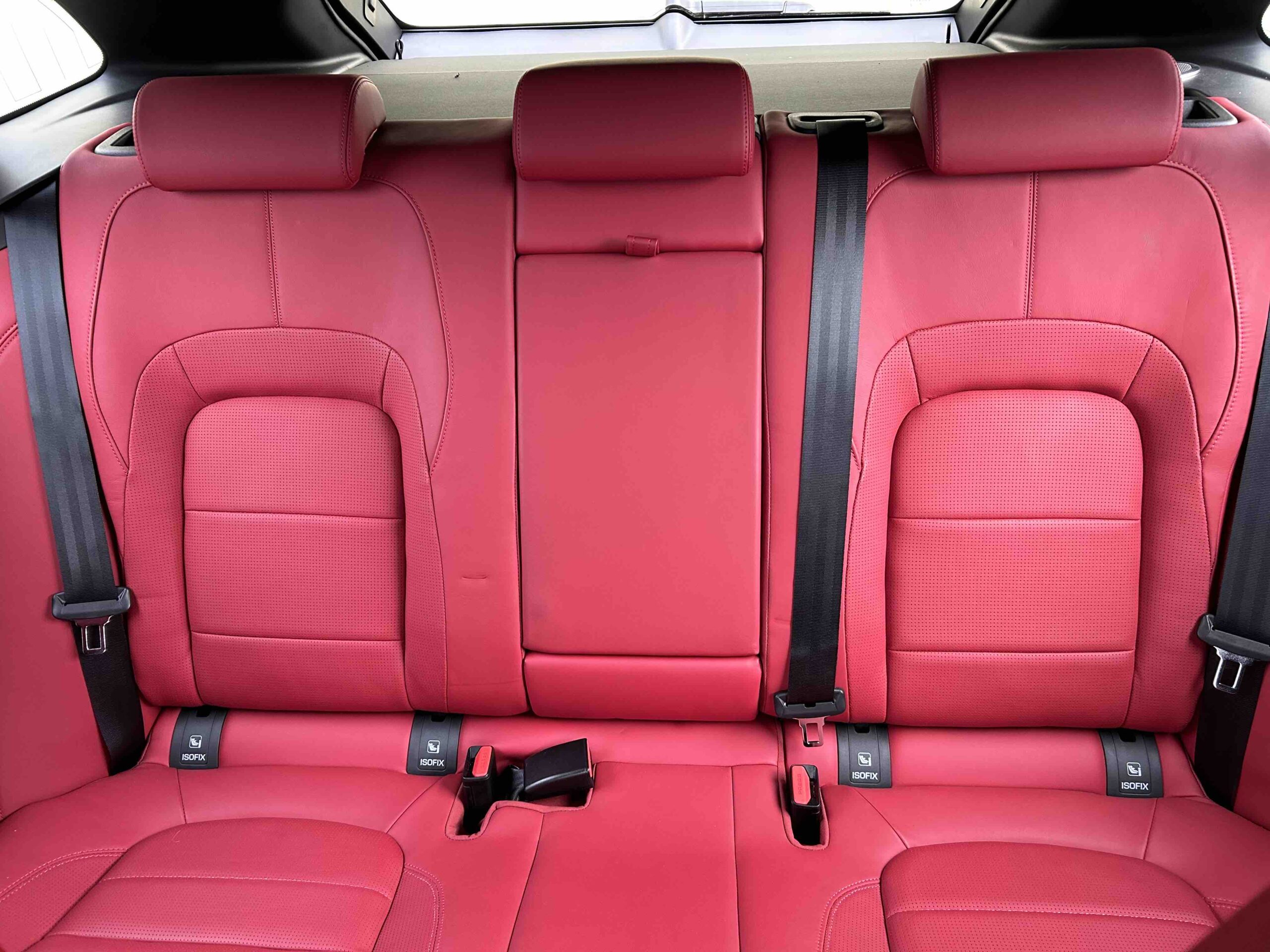 Jaguar: F Pace P400e R Dynamic HSE LHD - Gallery image 20