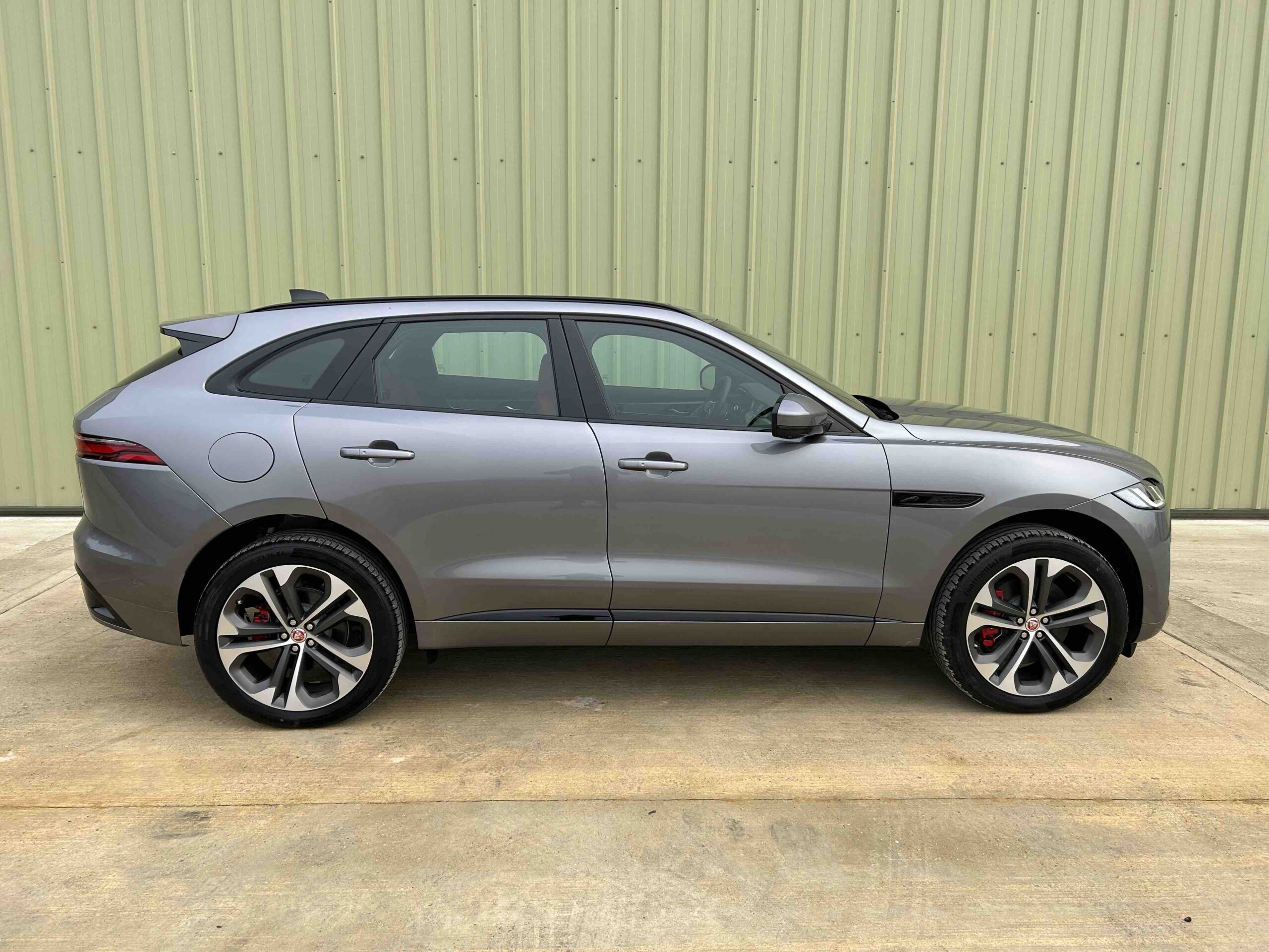Jaguar: F Pace P400e R Dynamic HSE LHD - Gallery image 5