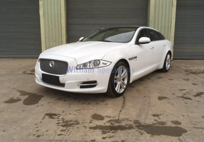 Jaguar: XJ 3.0L V6 S/C Petrol AWD Auto 4 door LWB Premium - Gallery image 13