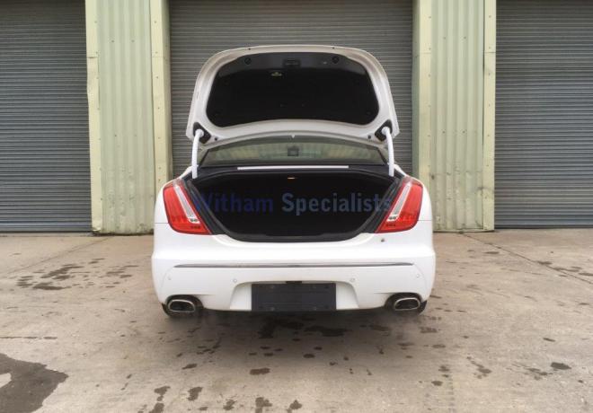Jaguar: XJ 3.0L V6 S/C Petrol AWD Auto 4 door LWB Premium - Gallery image 3