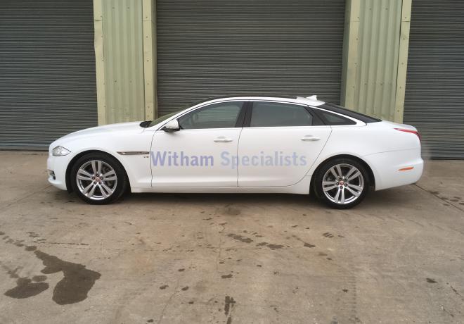 Jaguar: XJ 3.0L V6 S/C Petrol AWD Auto 4 door LWB Premium - Gallery image 4