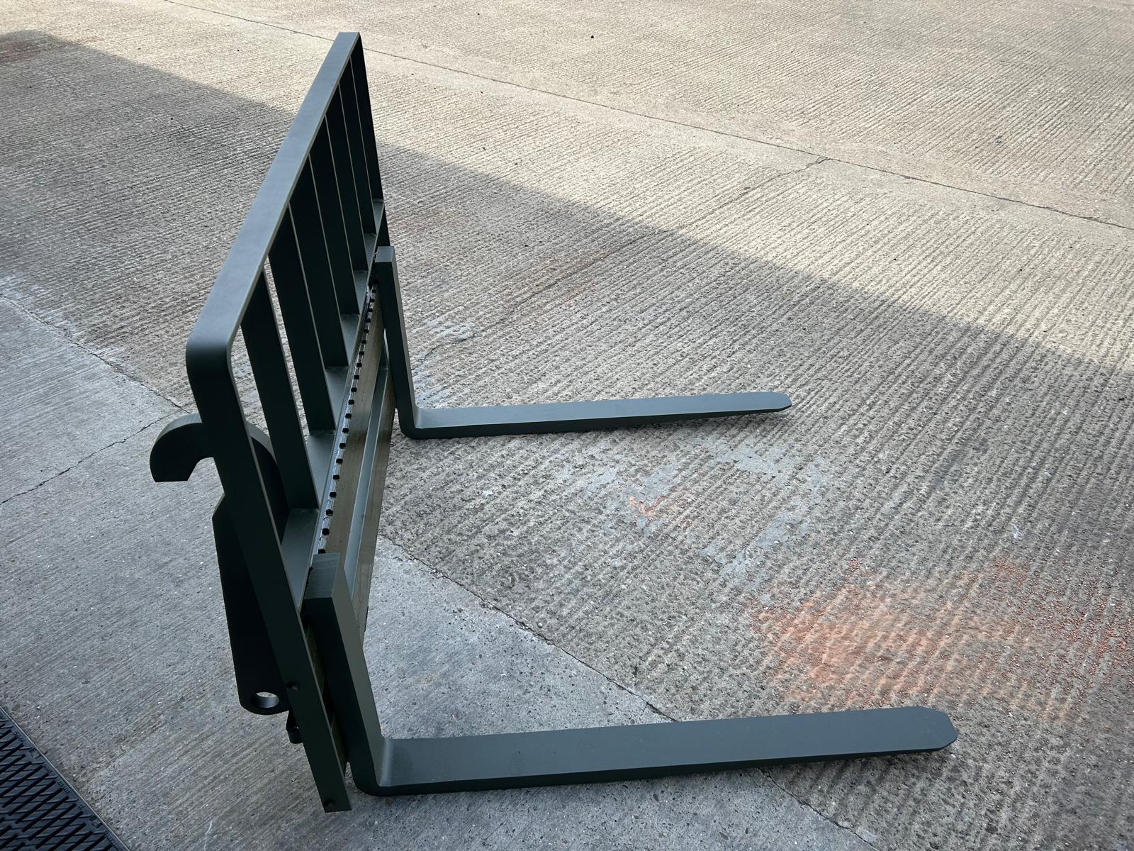 JCB Fork Set - Gallery image 6
