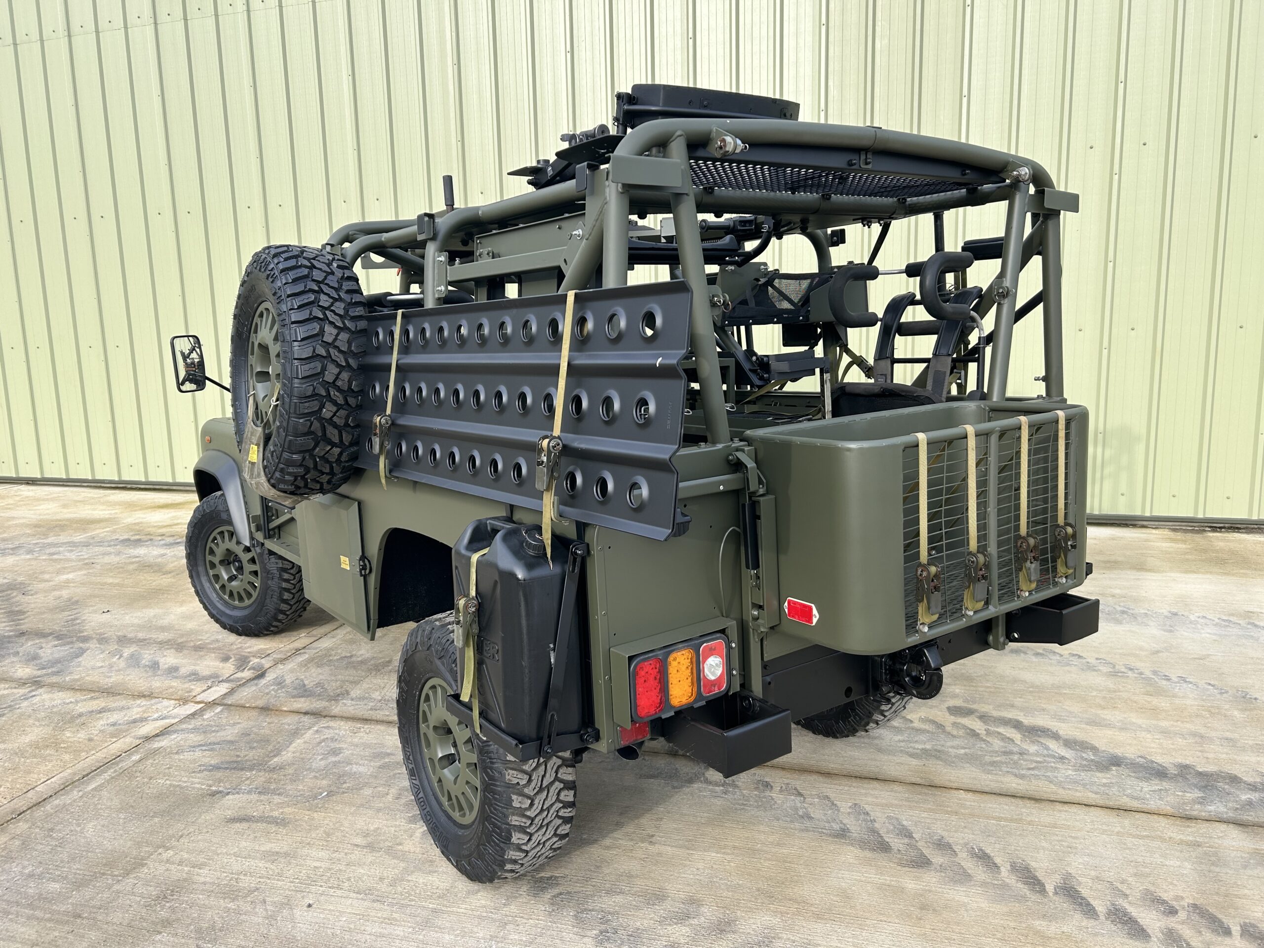 Land Rover RWMIK+ Patrol Vehicle - Gallery image 8