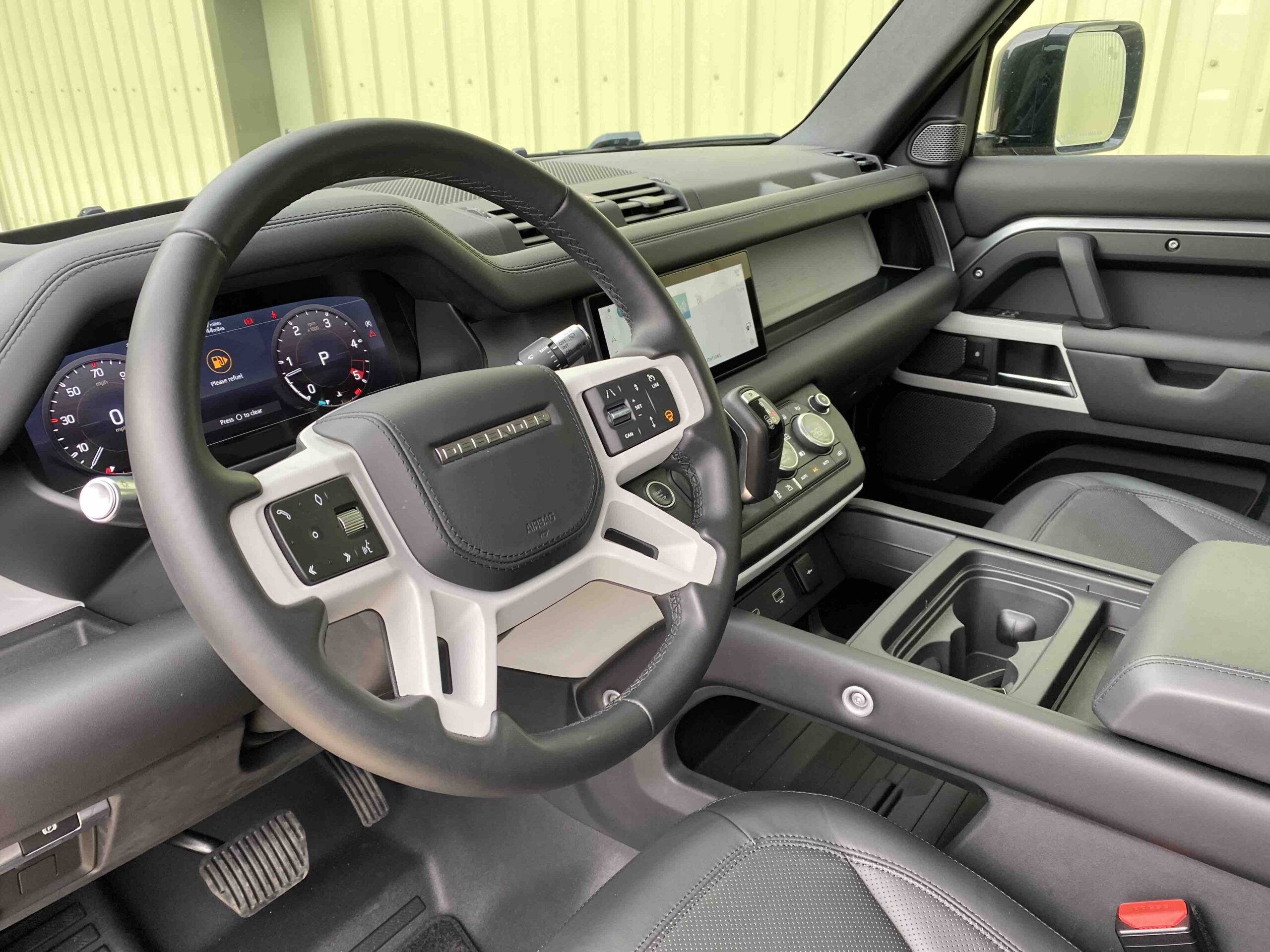 Land Rover: Defender 110 D300 HSE LHD - Gallery image 8