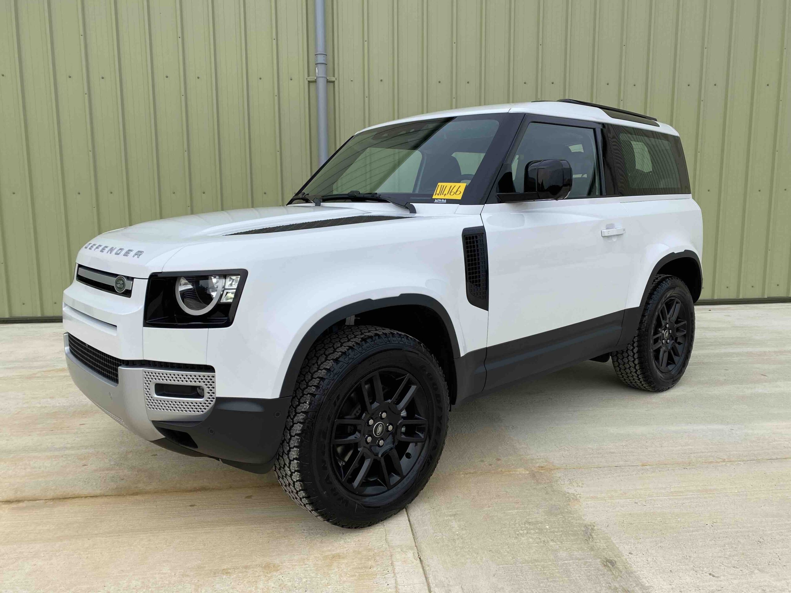 Land Rover: Defender 90 D240 S LHD - Gallery image 25