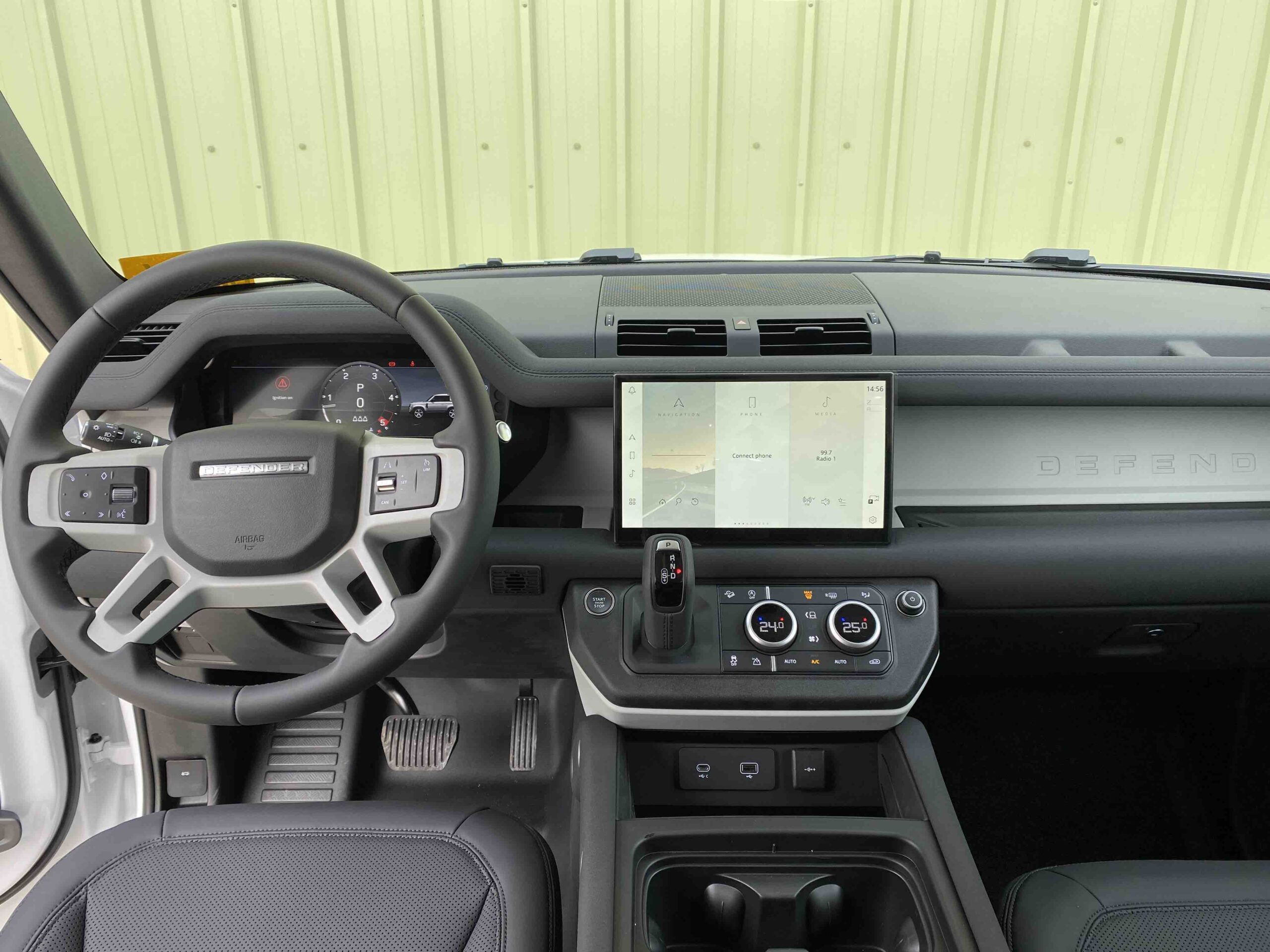 Land Rover: Defender 90 D240 S LHD - Gallery image 14