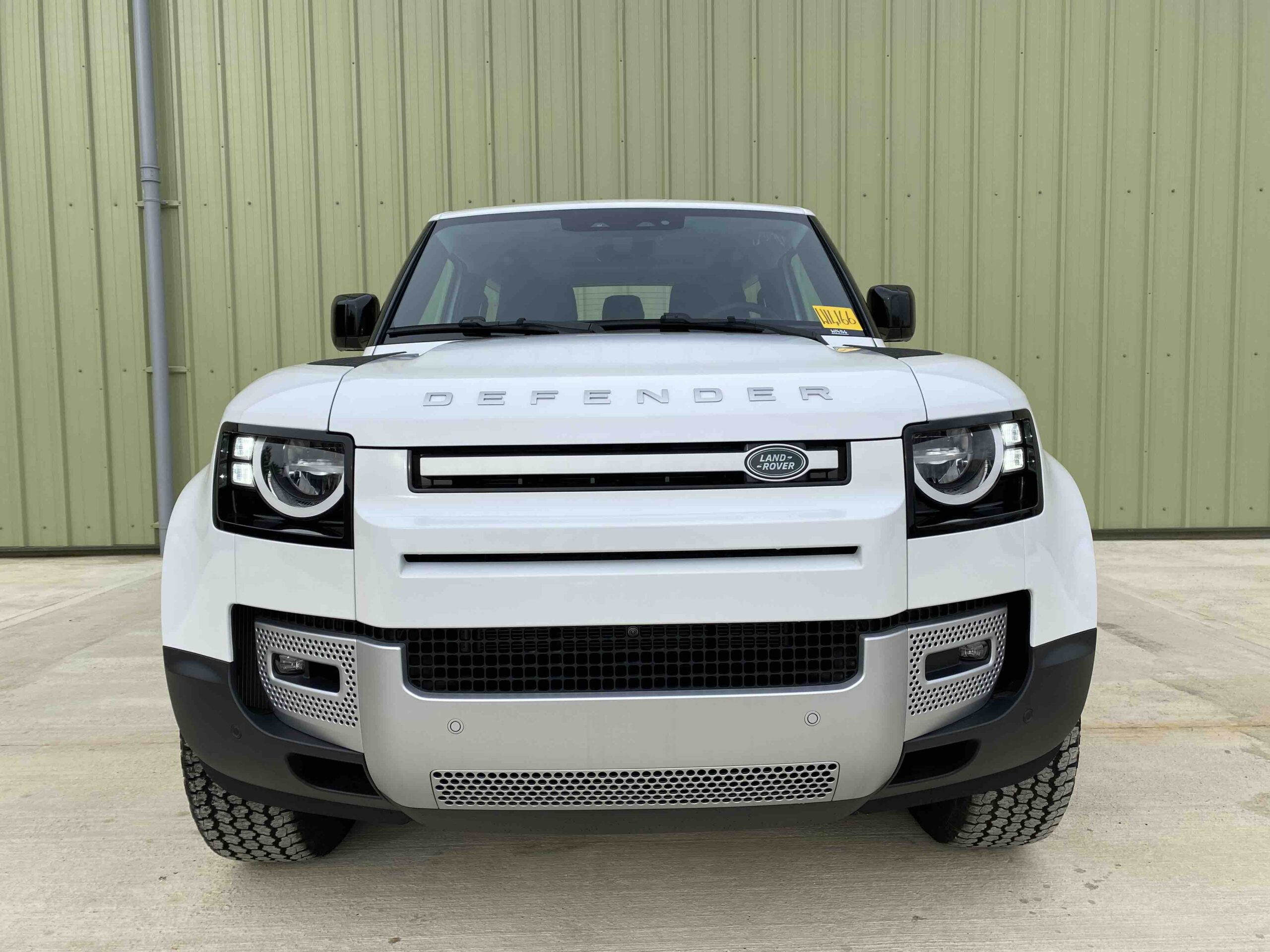 Land Rover: Defender 90 D240 S LHD - Gallery image 1