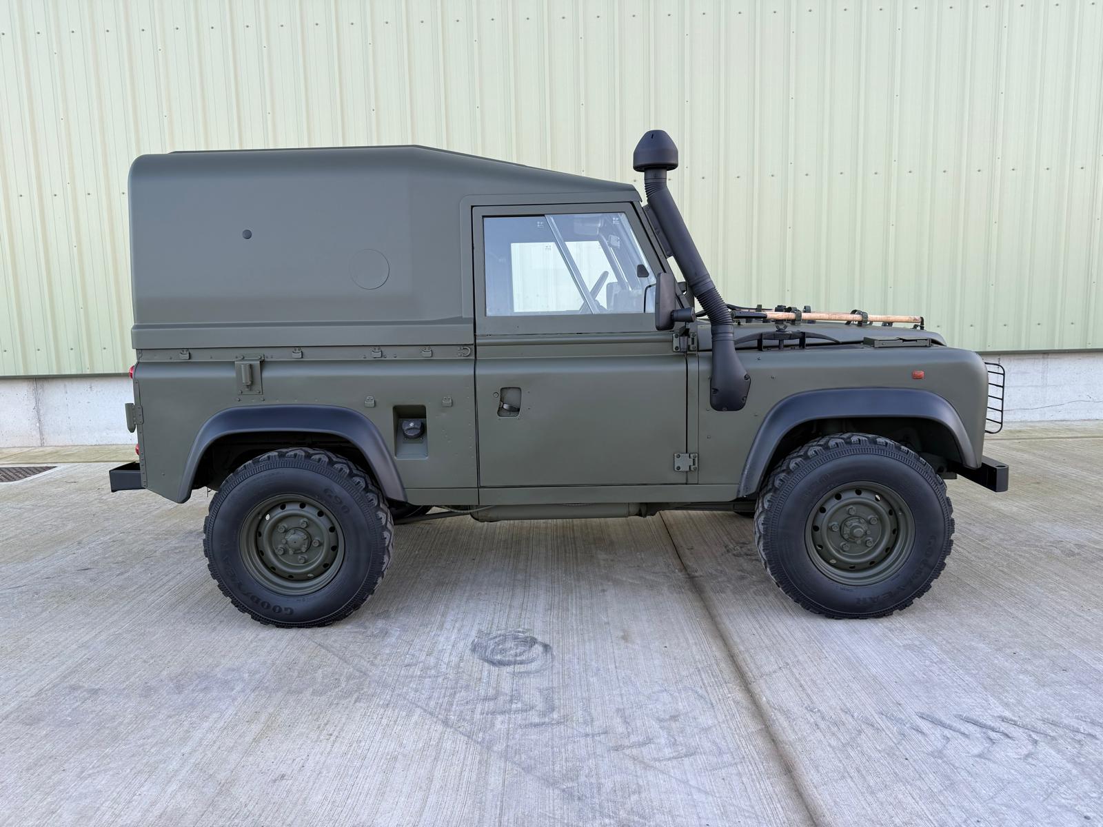 Land Rover TUL Wolf 90 2.5lt 300Tdi Hard Top LHD - Gallery image 4