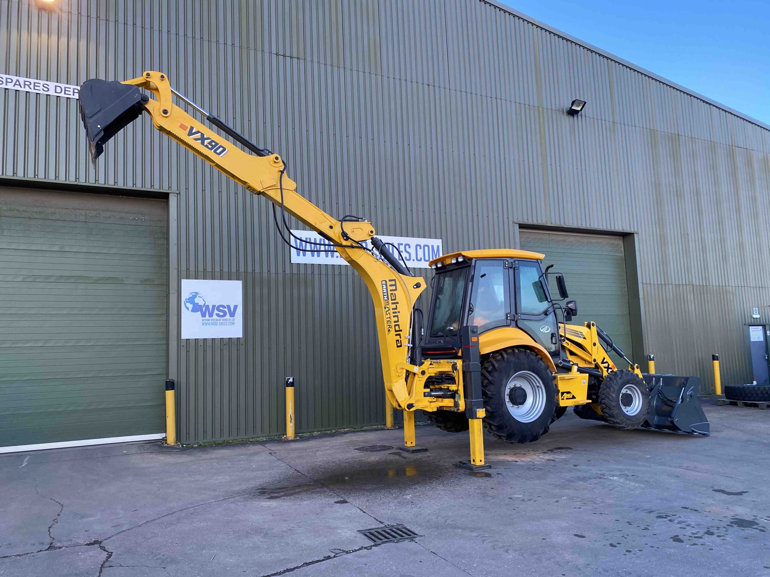 Mahindra: VX90 4X4 Earth Master Backhoe Loader - Gallery image 15