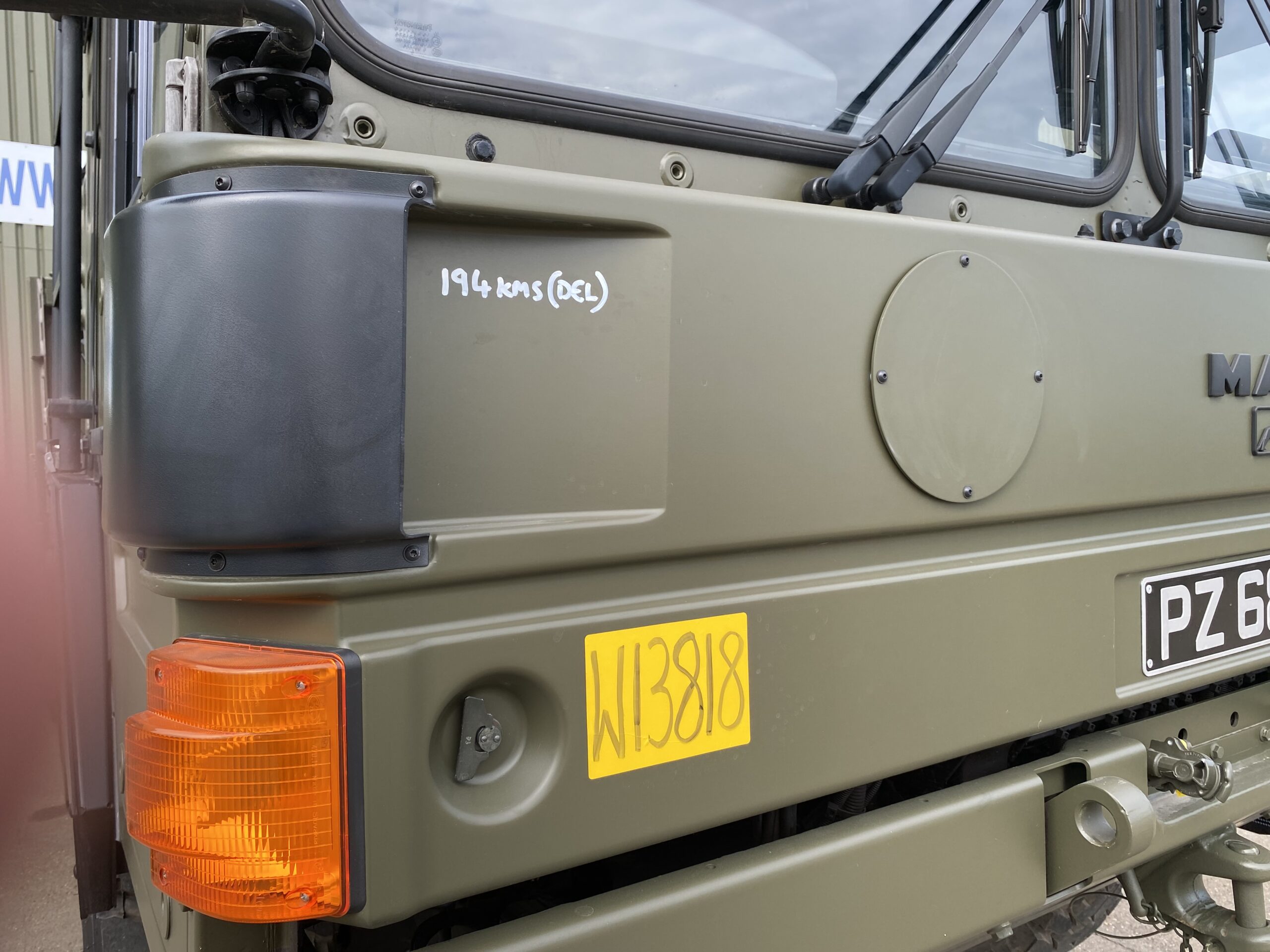 MAN HX60 : 4x4 Flatbed truck Unused Reserve Condition - Gallery image 22