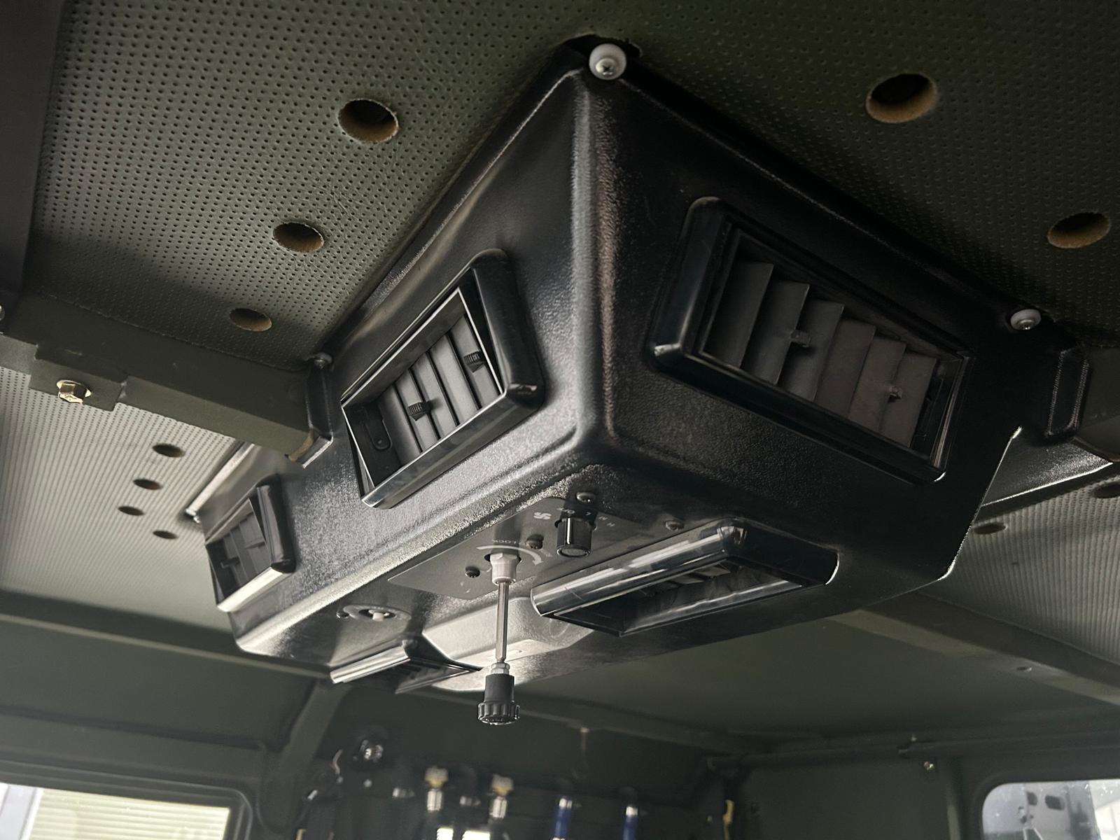 Oshkosh M1070 8x8 Heavy Equipment Transporter System (HETS) - Gallery image 13