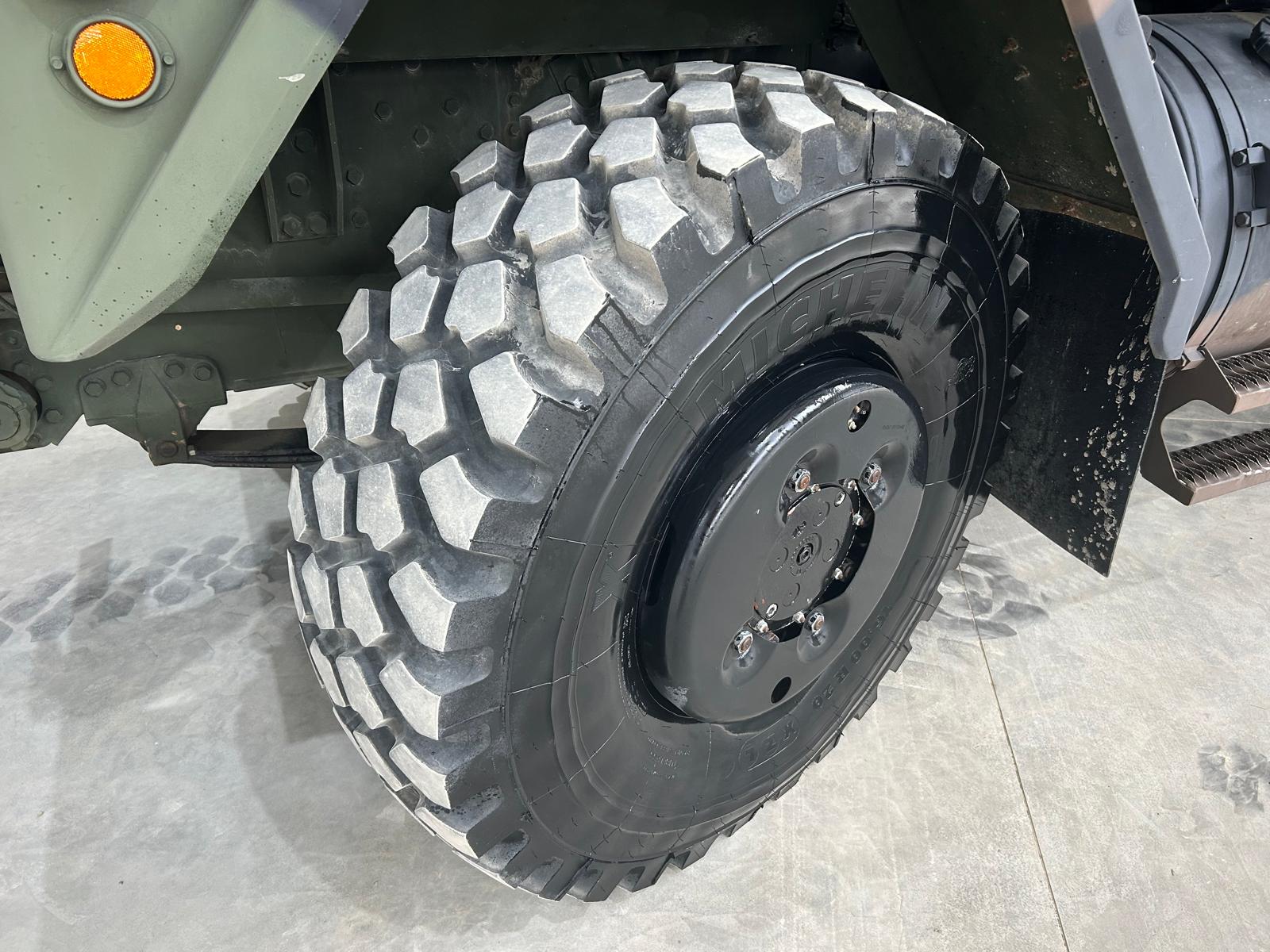 Oshkosh M1070 8x8 Heavy Equipment Transporter System (HETS) - Gallery image 24