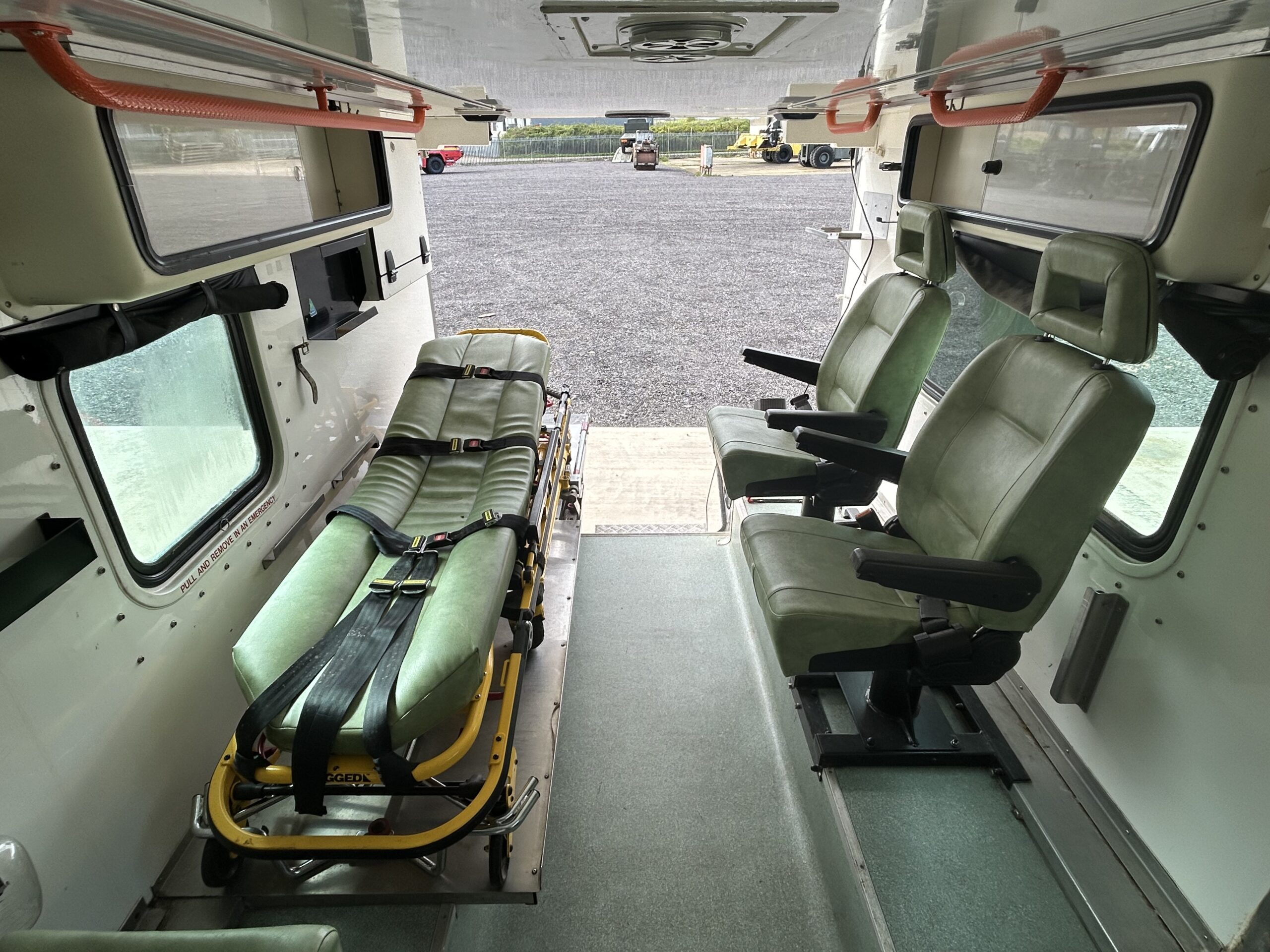 Pinzgauer: 718 6x6 Ambulance TMV RHD - Gallery image 14