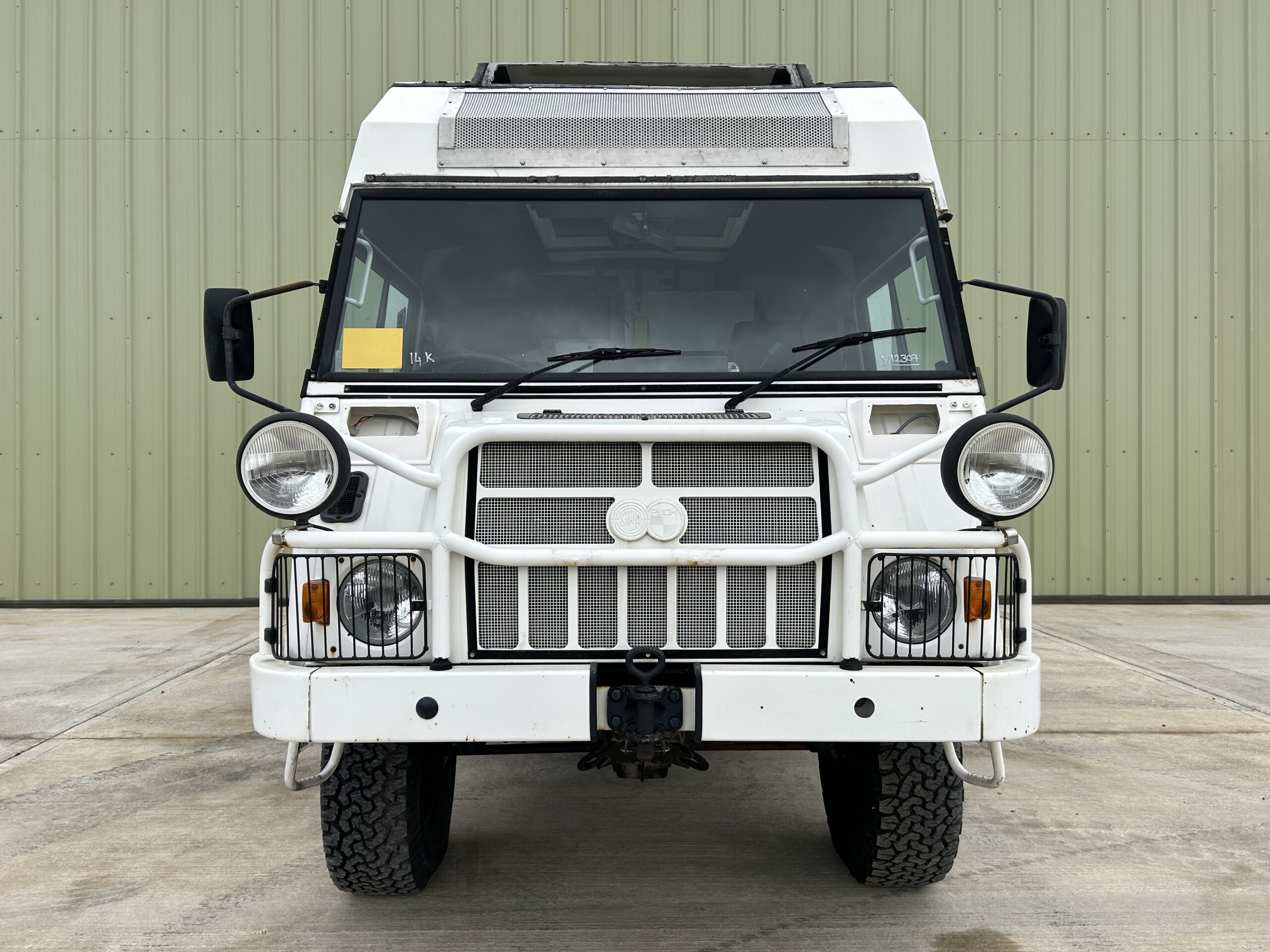 Pinzgauer: 718 6x6 Ambulance TMV RHD - Gallery image 2