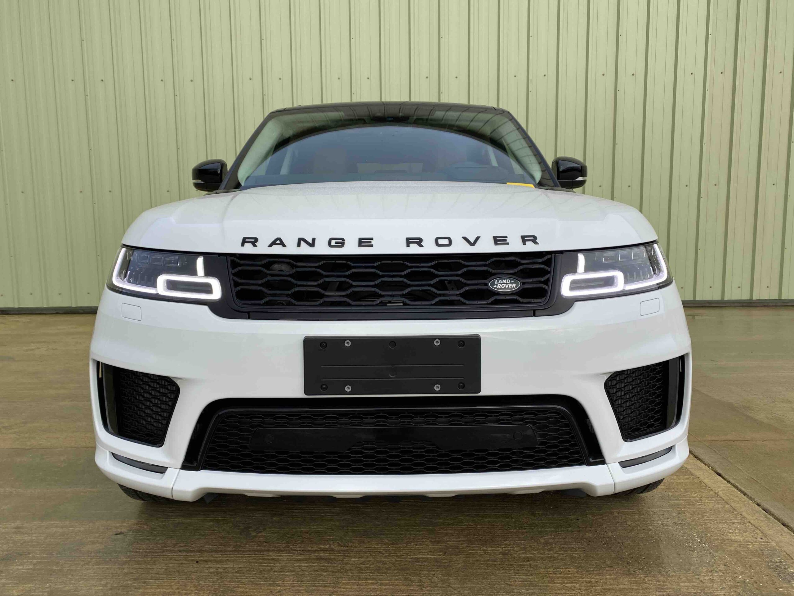 Range Rover: Sport HSE Dynamic Black LHD - Gallery image 2