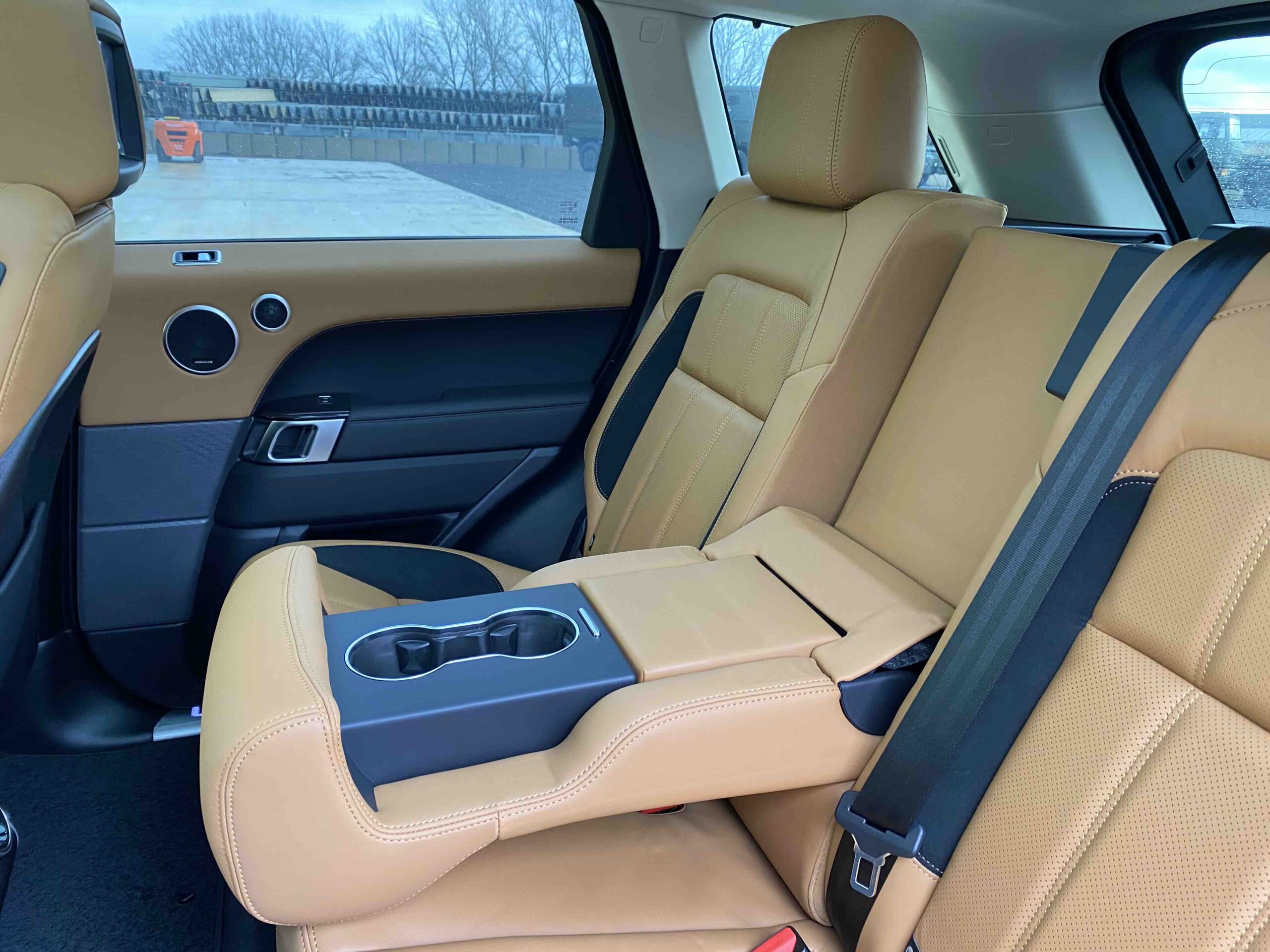 Range Rover: Sport HSE Dynamic Black LHD - Gallery image 23