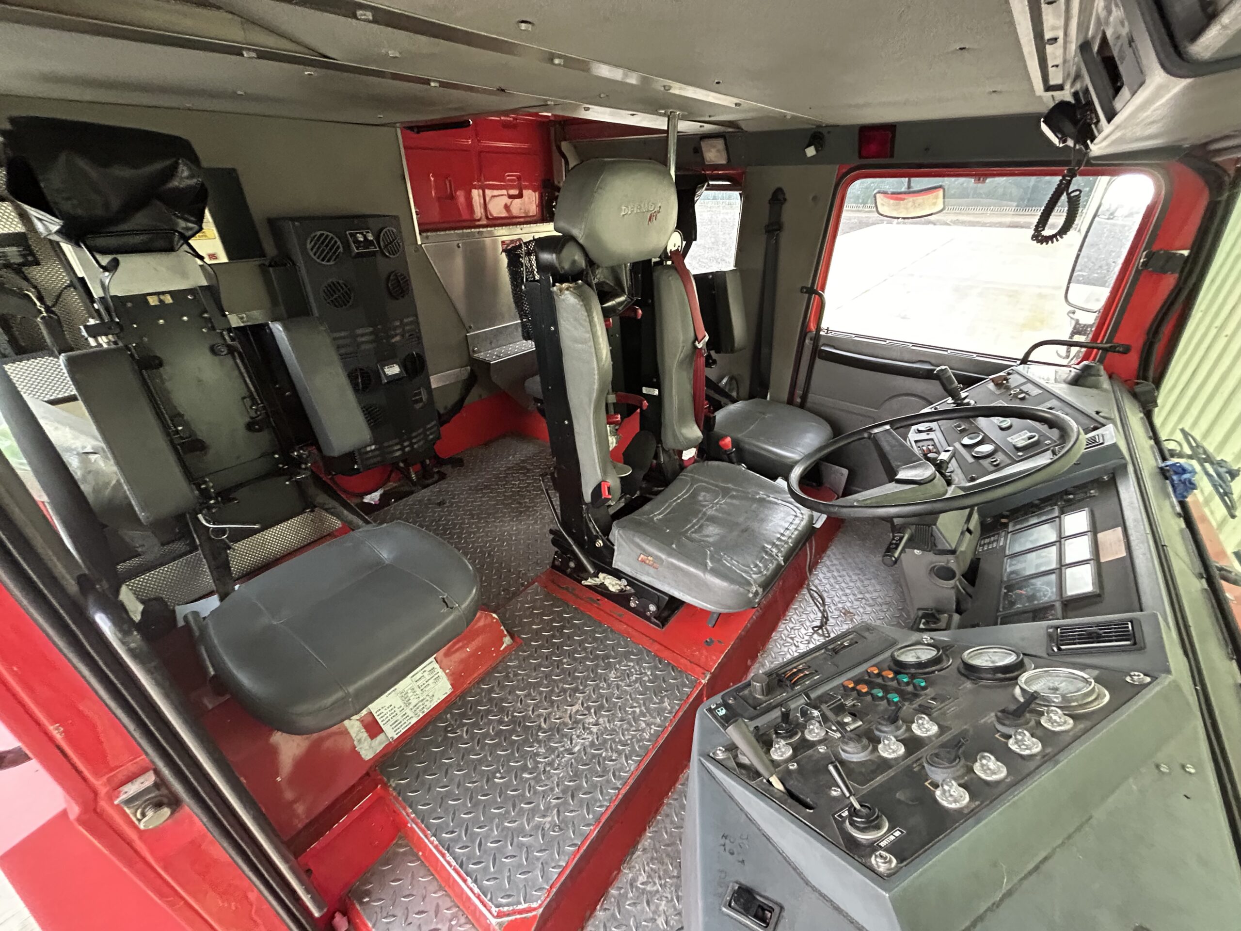 Unipower 6 x 6 MFV2 Airport: Fire Fighting Appliance - Gallery image 25