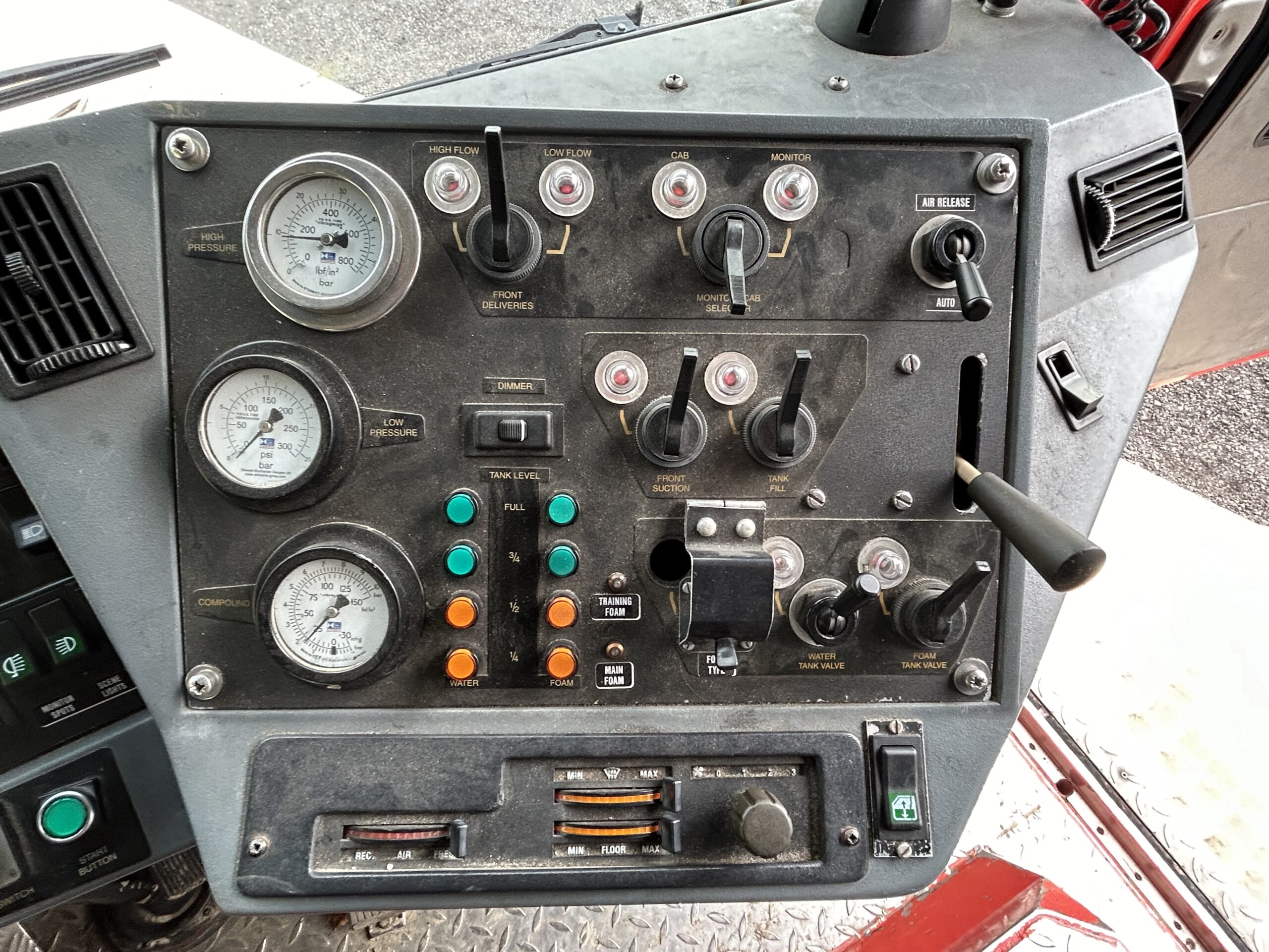 Unipower 6 x 6 MFV2 Airport: Fire Fighting Appliance - Gallery image 31